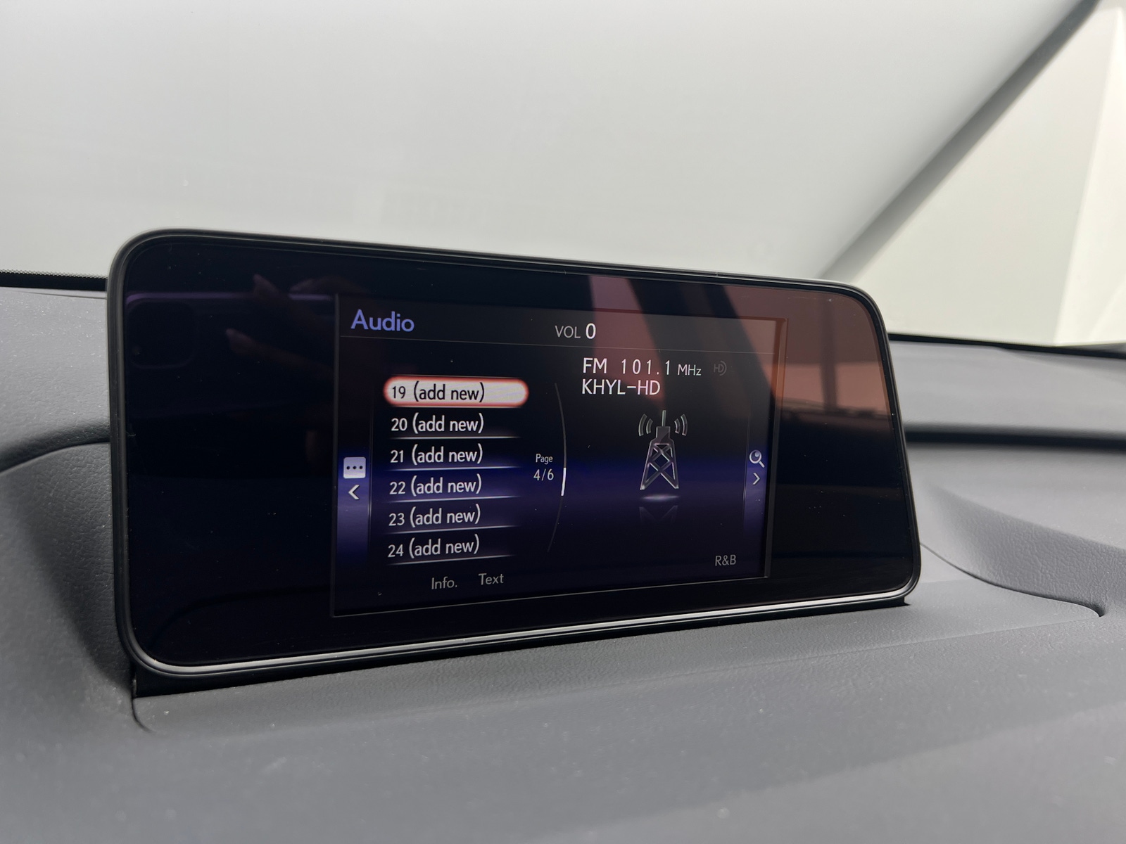 Thumbnail: 2019 Lexus RX - 4