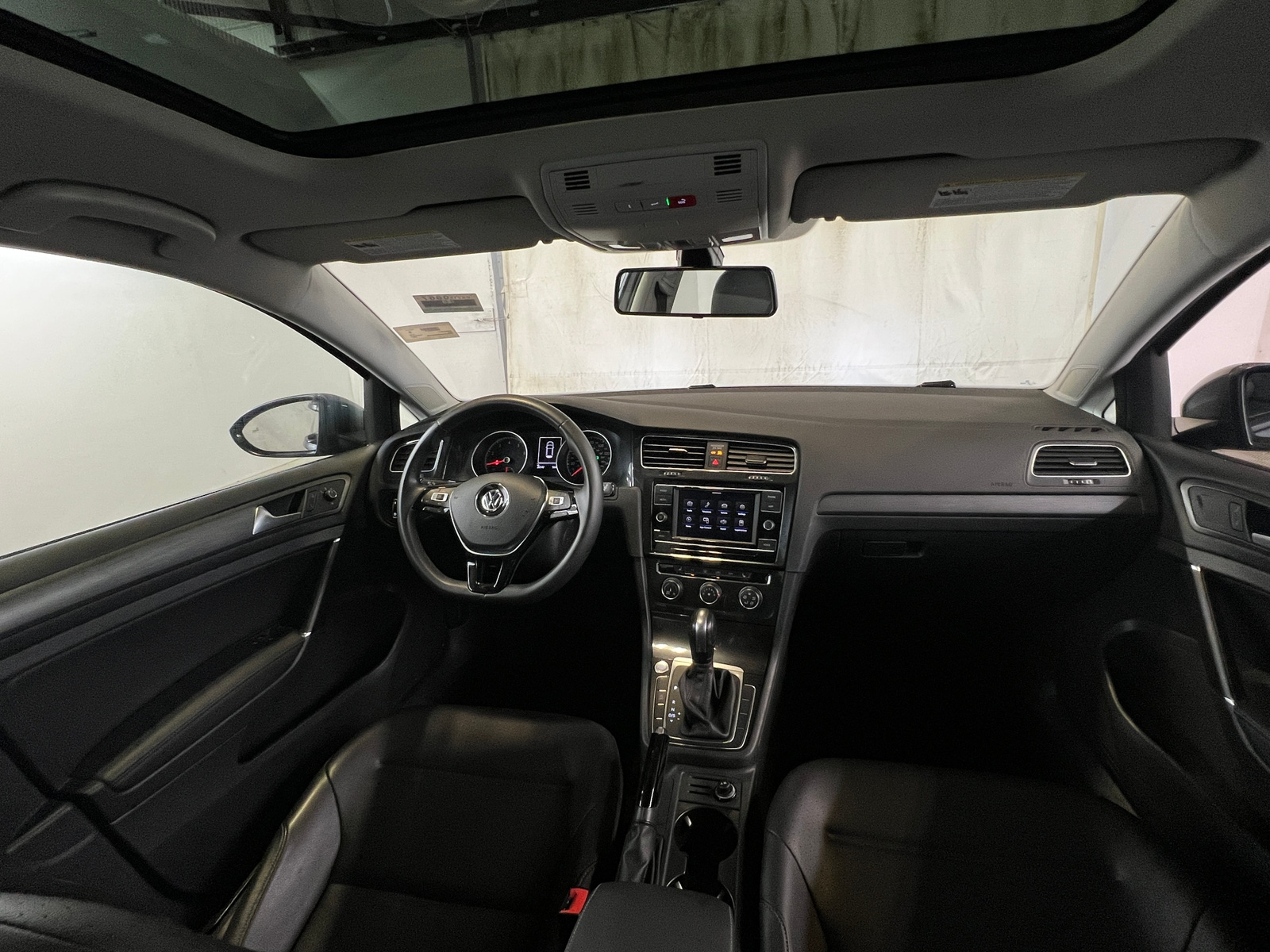 Thumbnail: 2021 Volkswagen Golf - 2