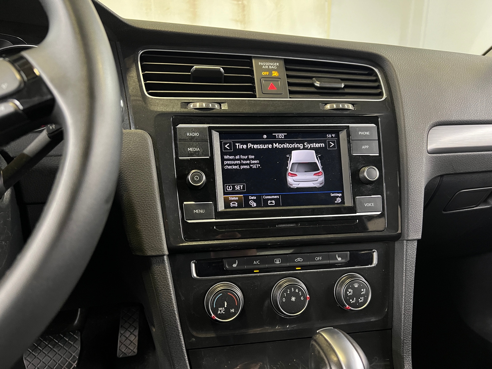 Thumbnail: 2021 Volkswagen Golf - 3