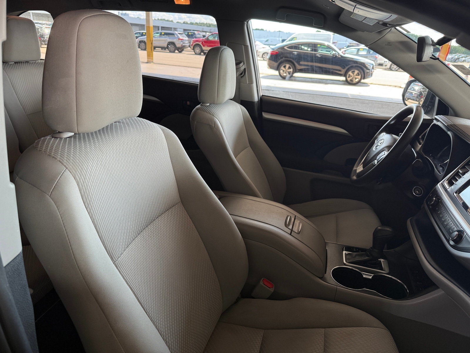 Thumbnail: 2019 Toyota Highlander - 2