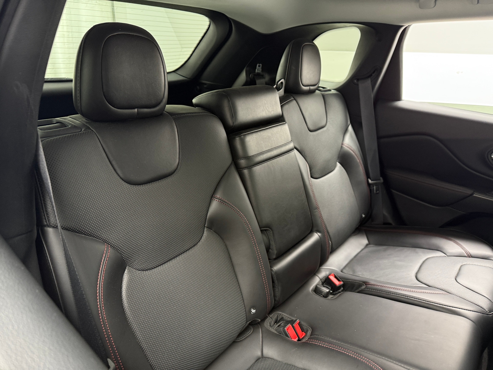 Thumbnail: 2019 Jeep Cherokee - 5