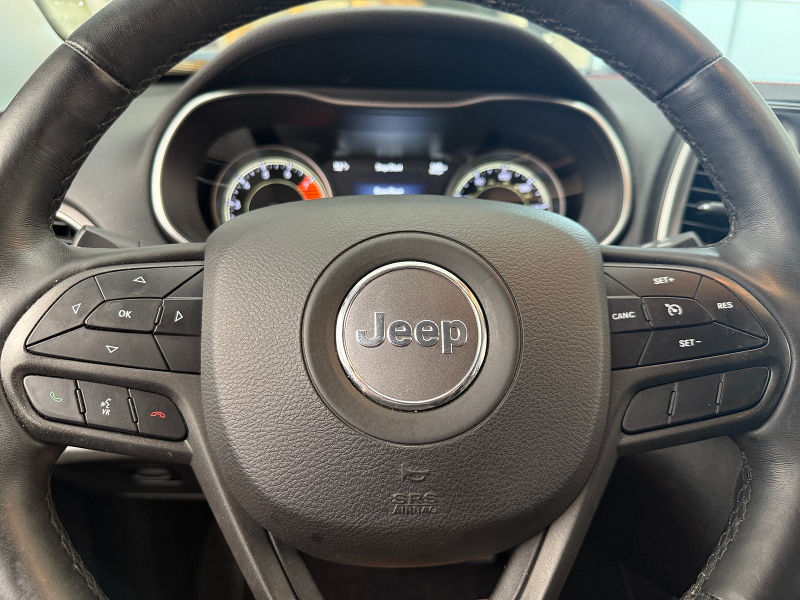 Thumbnail: 2019 Jeep Cherokee - 4