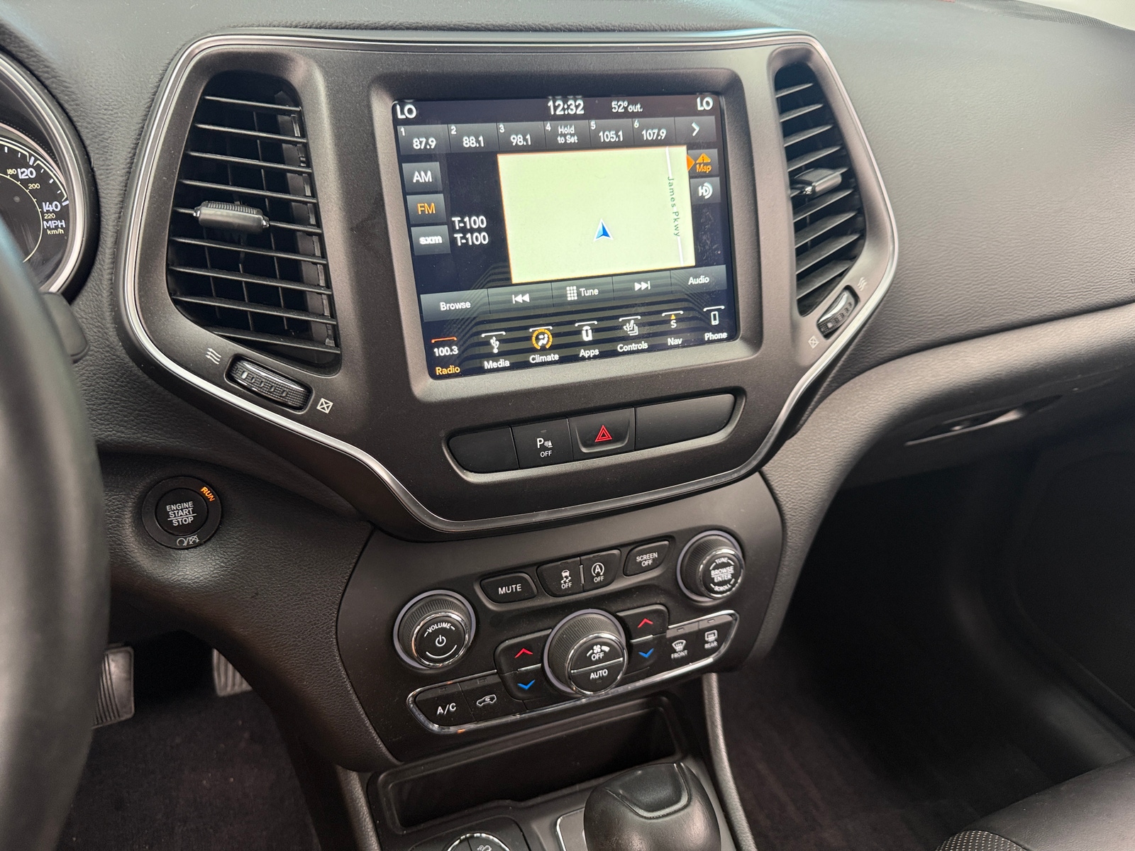 Thumbnail: 2019 Jeep Cherokee - 3