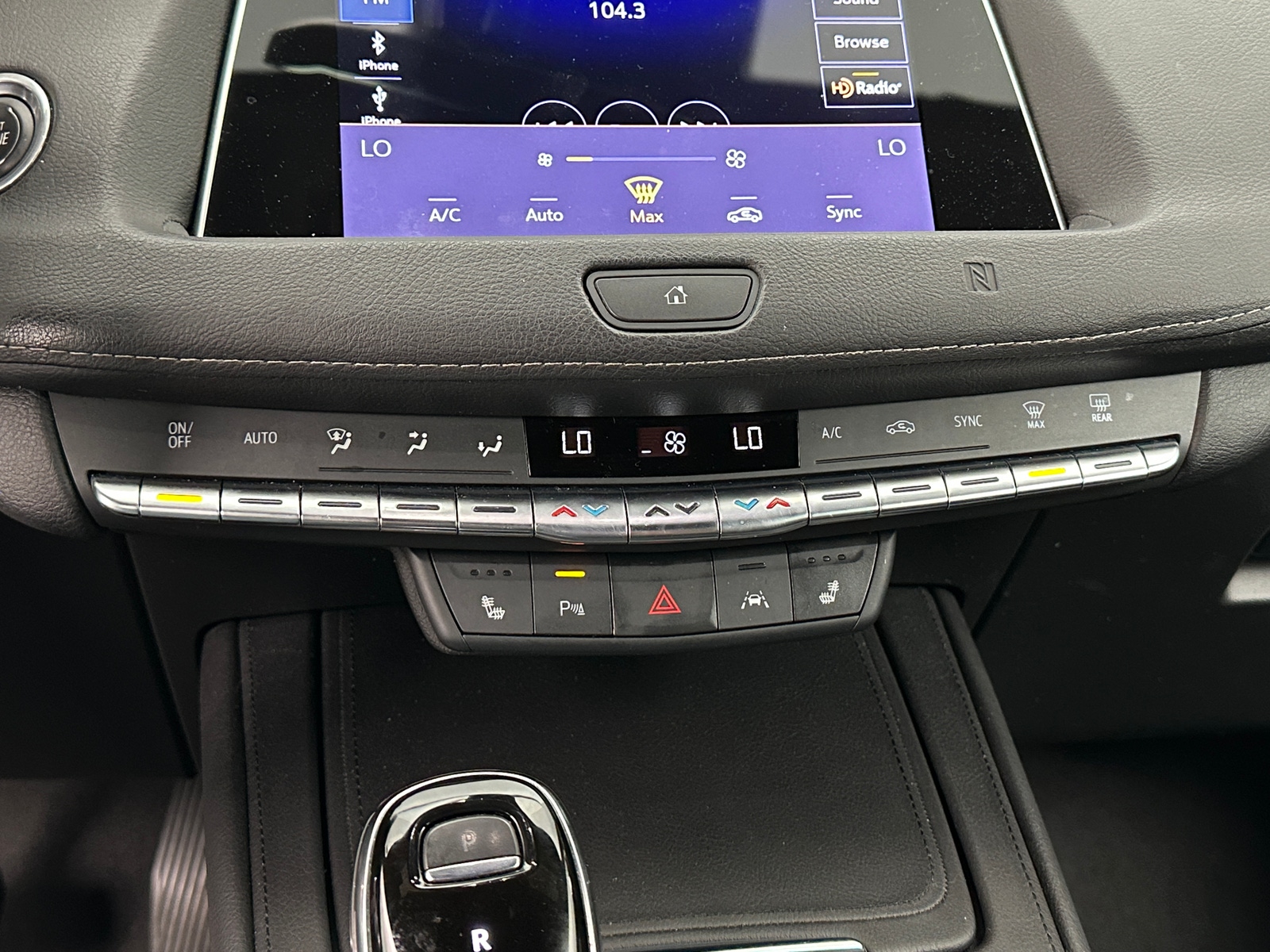 Thumbnail: 2020 Cadillac XT4 - 3