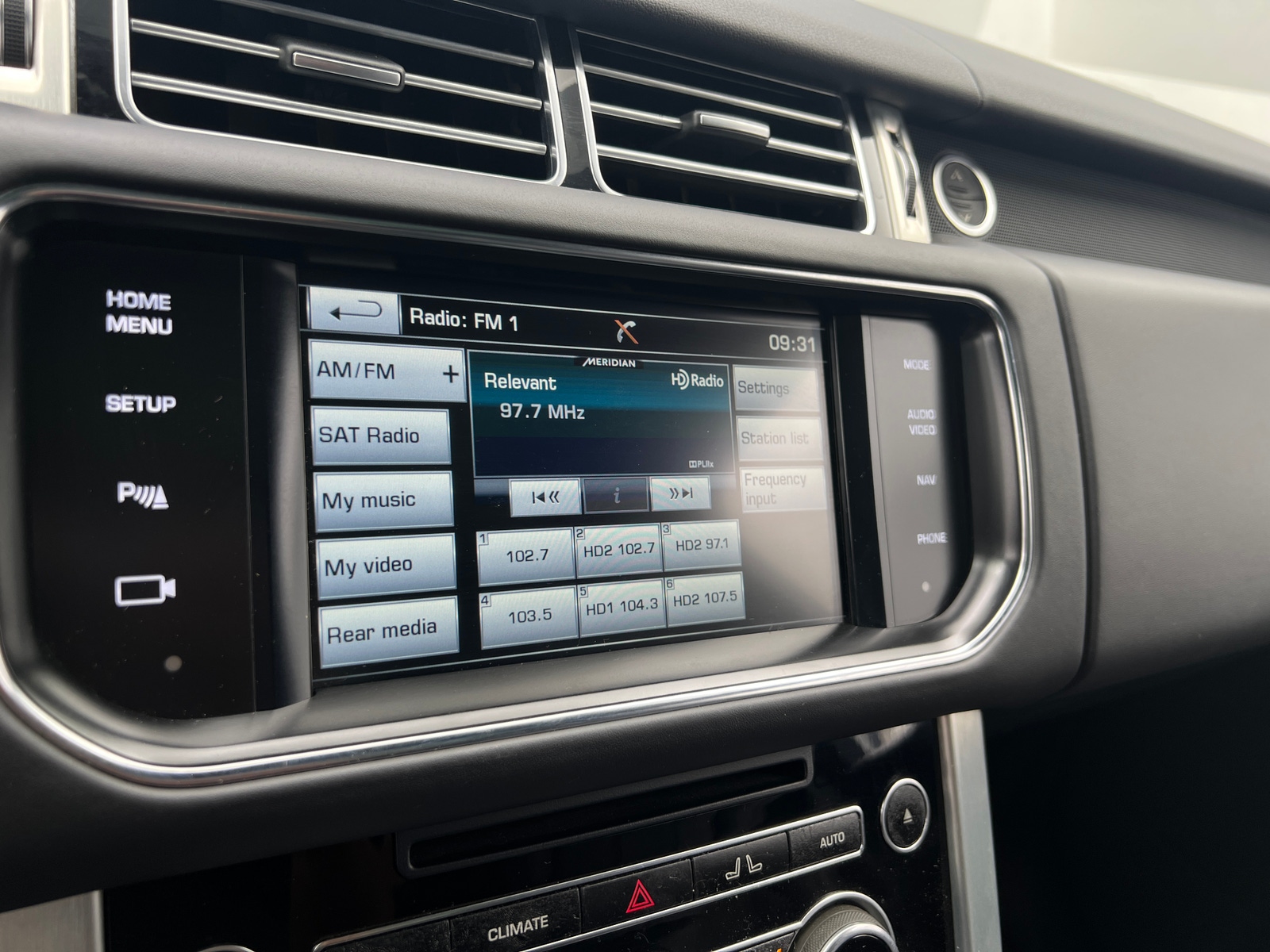 Thumbnail: 2015 Land Rover Range Rover - 3