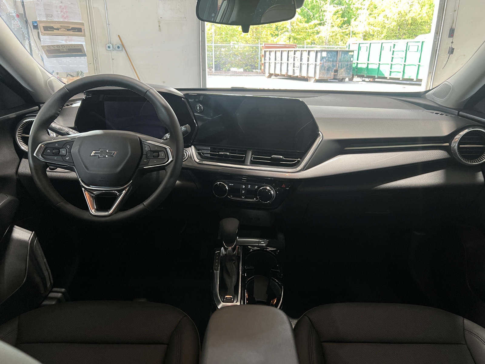 Thumbnail: 2025 Chevrolet Trax - 2
