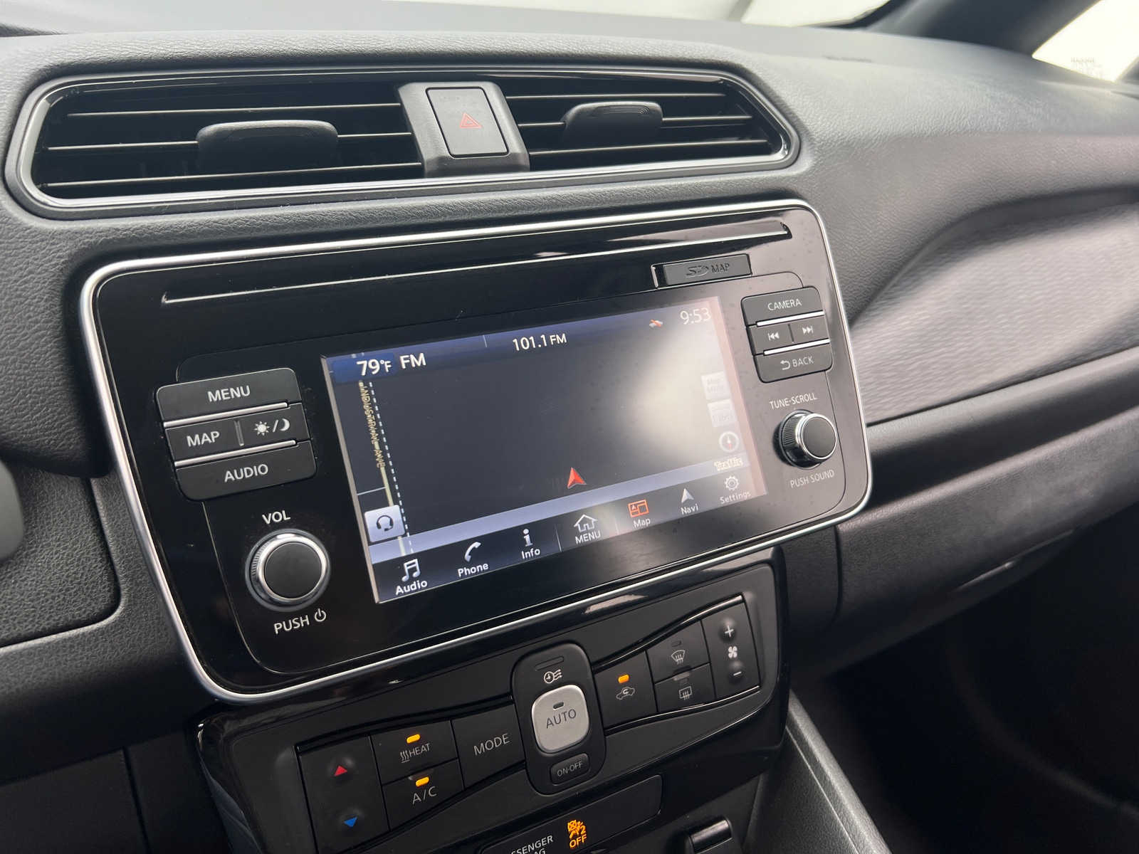 Thumbnail: 2019 Nissan Leaf - 4