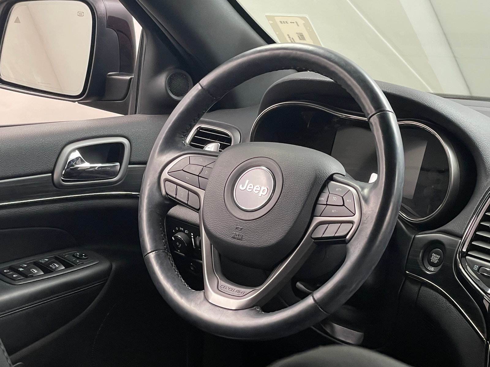 Thumbnail: 2020 Jeep Grand Cherokee - 4