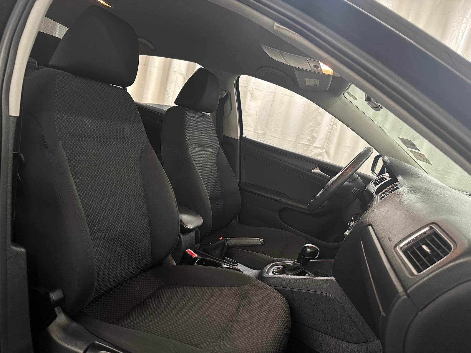 Thumbnail: 2014 Volkswagen Jetta - 2