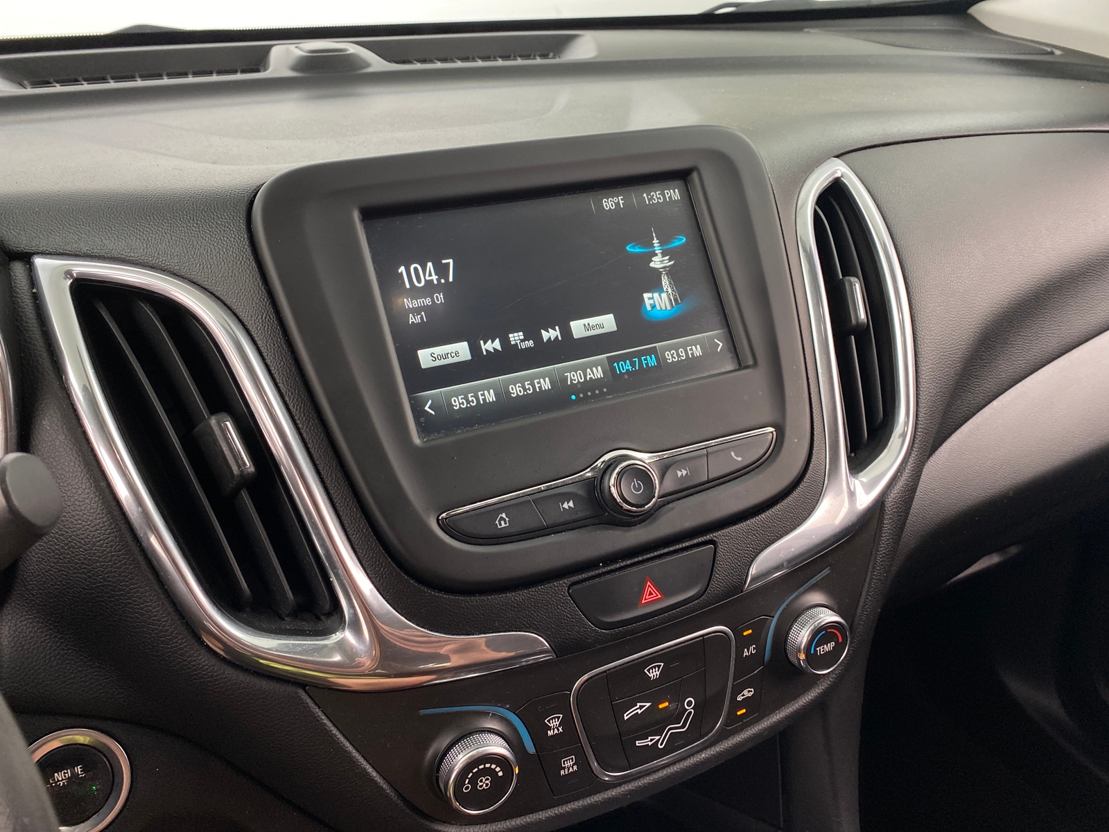 Thumbnail: 2018 Chevrolet Equinox - 4