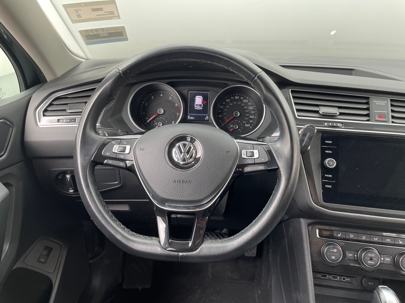Thumbnail: 2018 Volkswagen Tiguan - 5