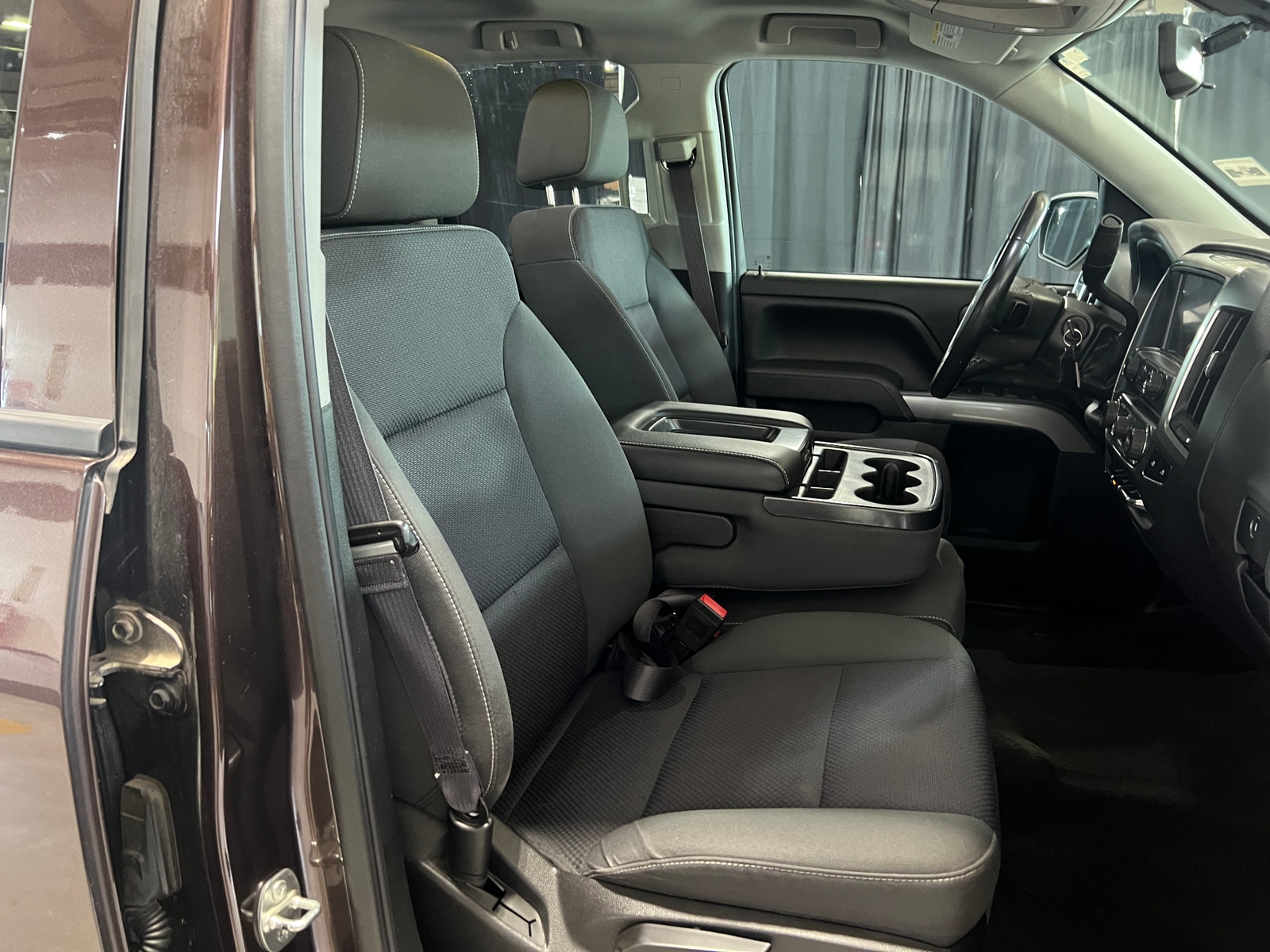 Thumbnail: 2016 Chevrolet Silverado 1500 - 2
