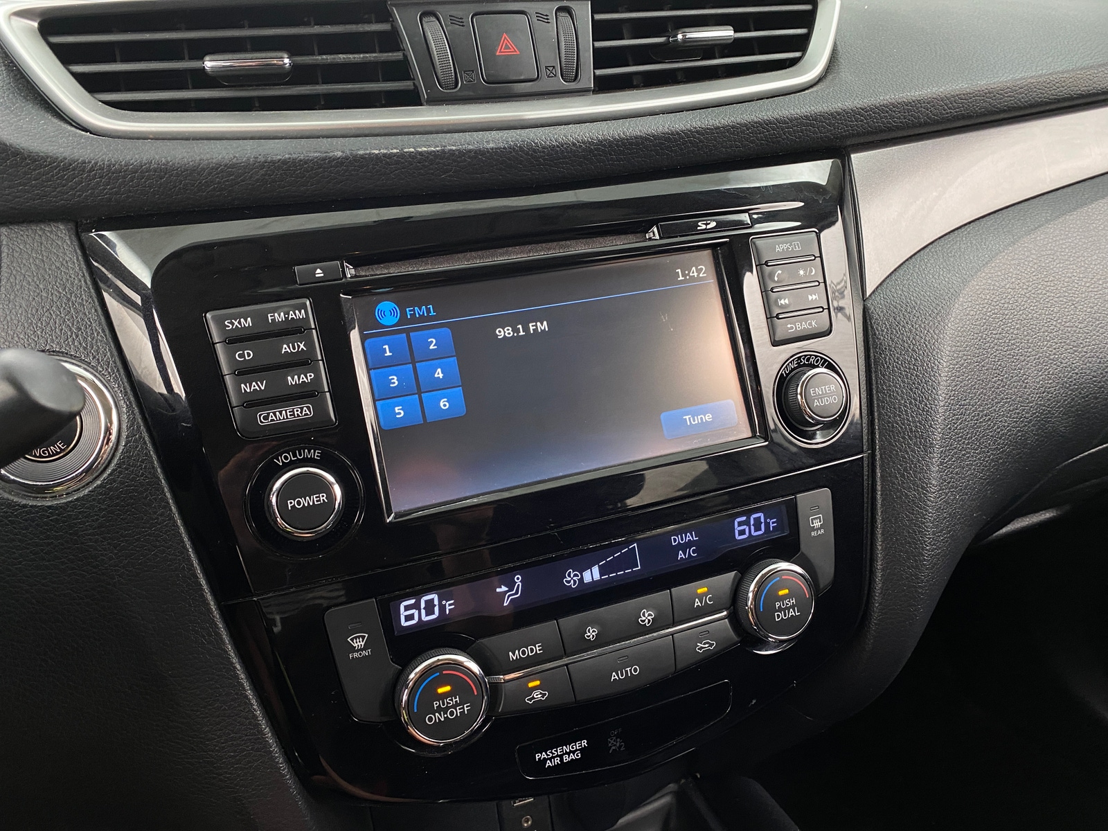 Thumbnail: 2015 Nissan Rogue - 4