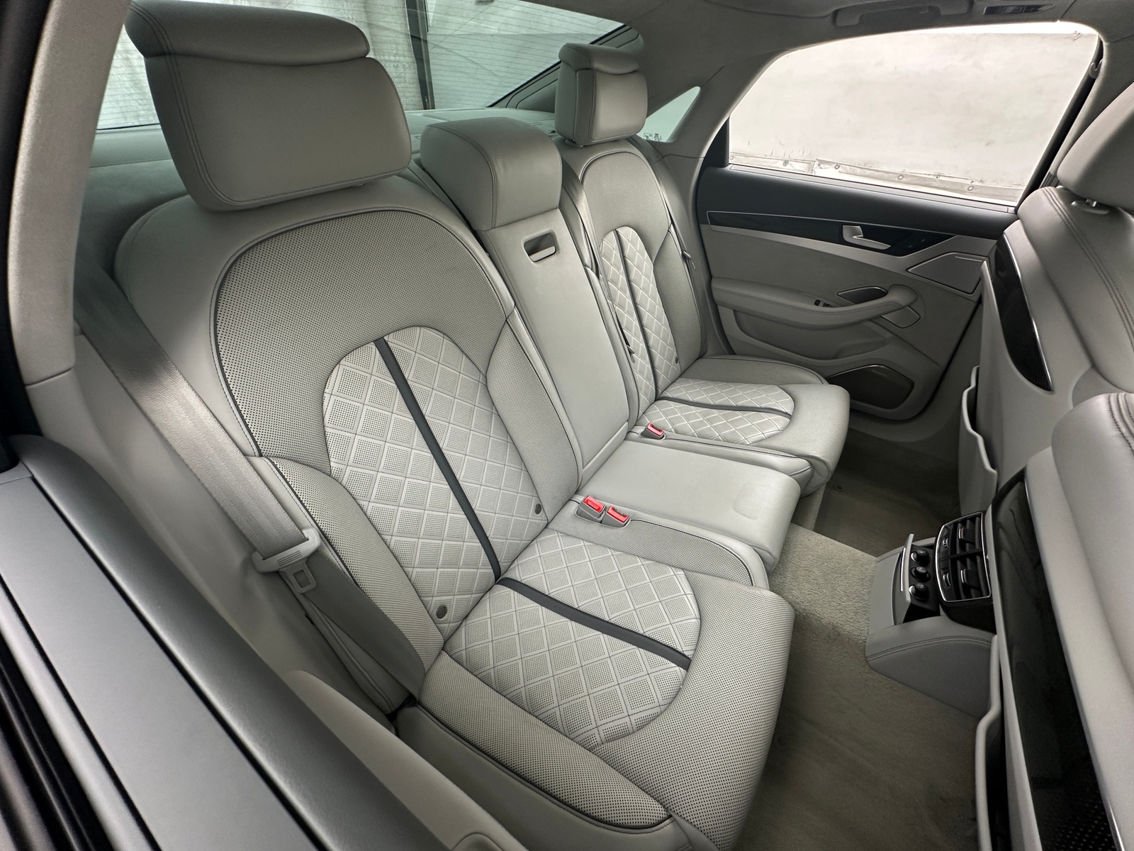 Thumbnail: 2017 Audi S8 - 5