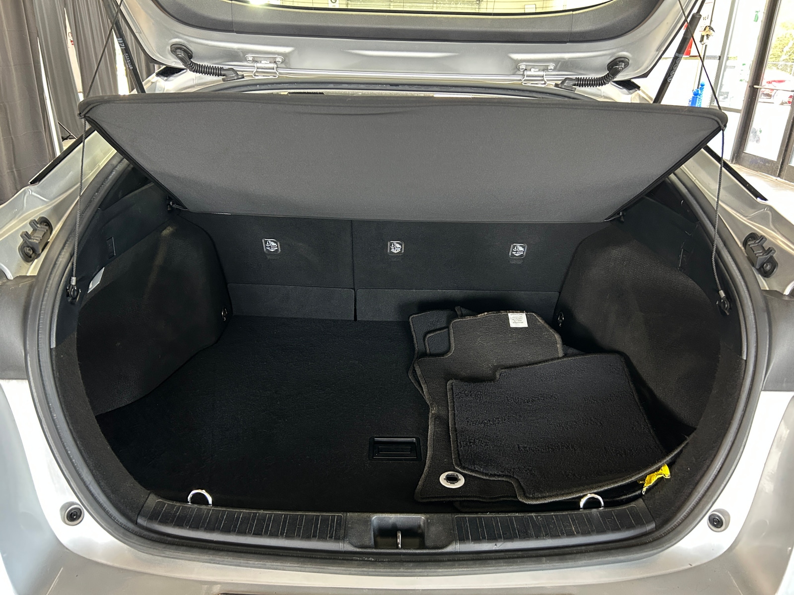 Thumbnail: 2016 Toyota Prius - 7
