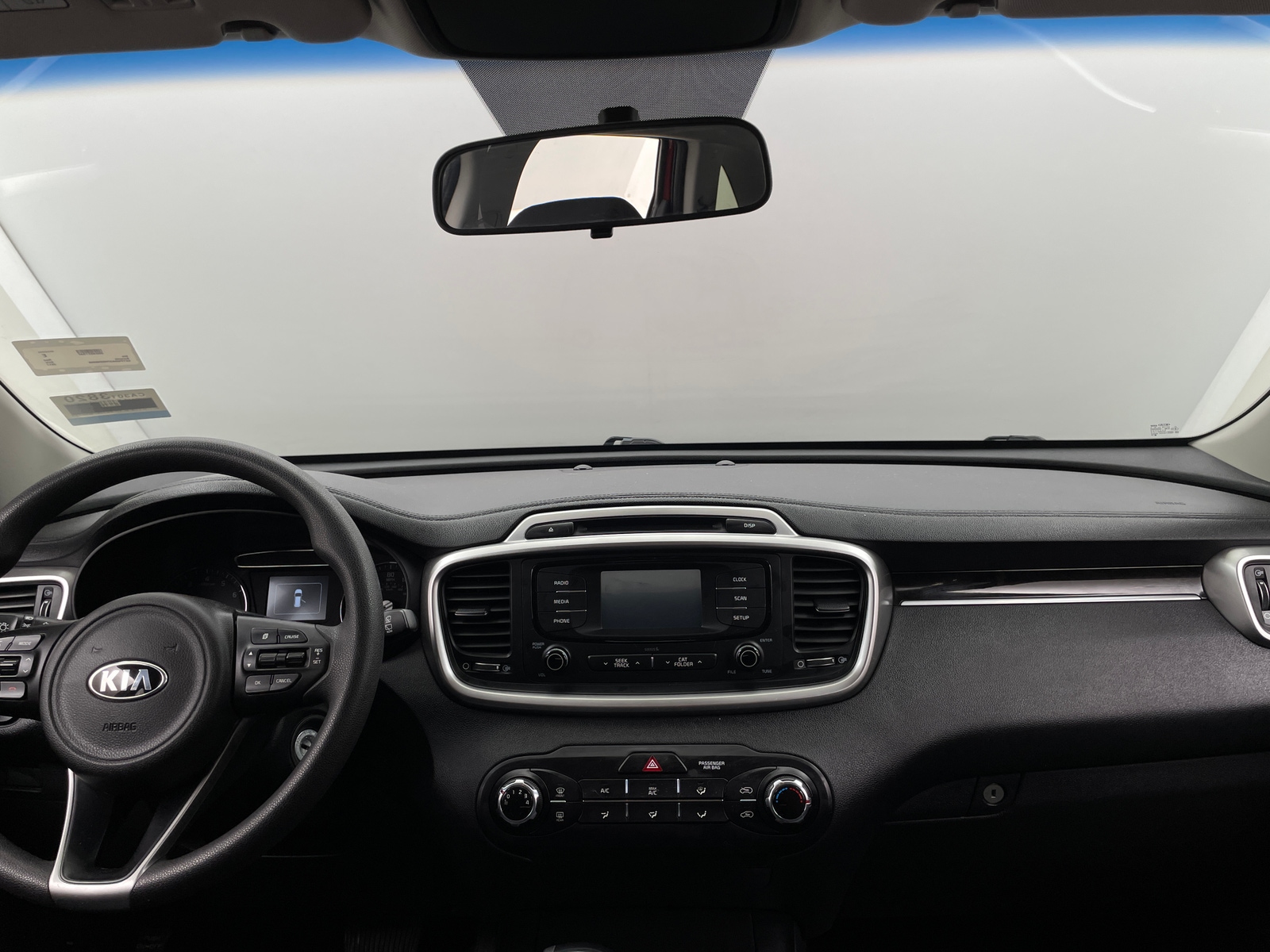 Thumbnail: 2017 Kia Sorento - 3