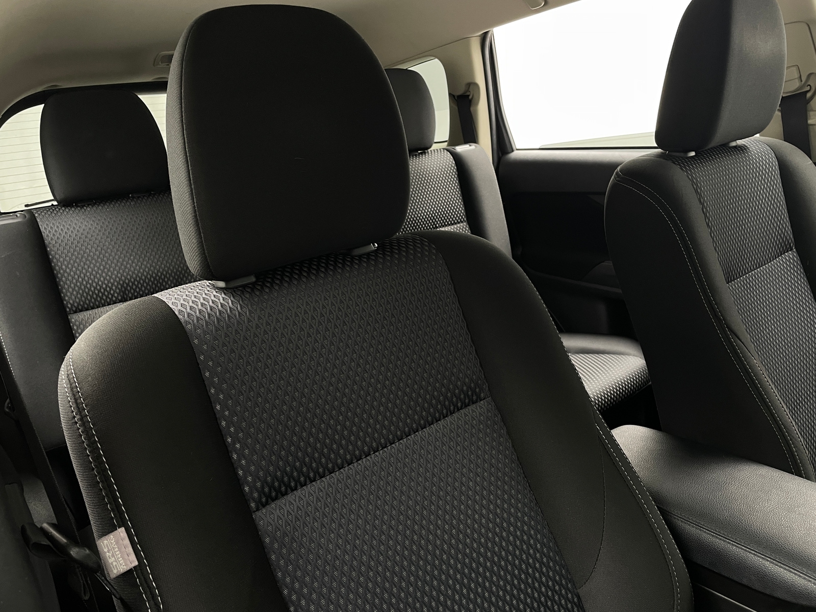 Thumbnail: 2018 Mitsubishi Outlander - 2