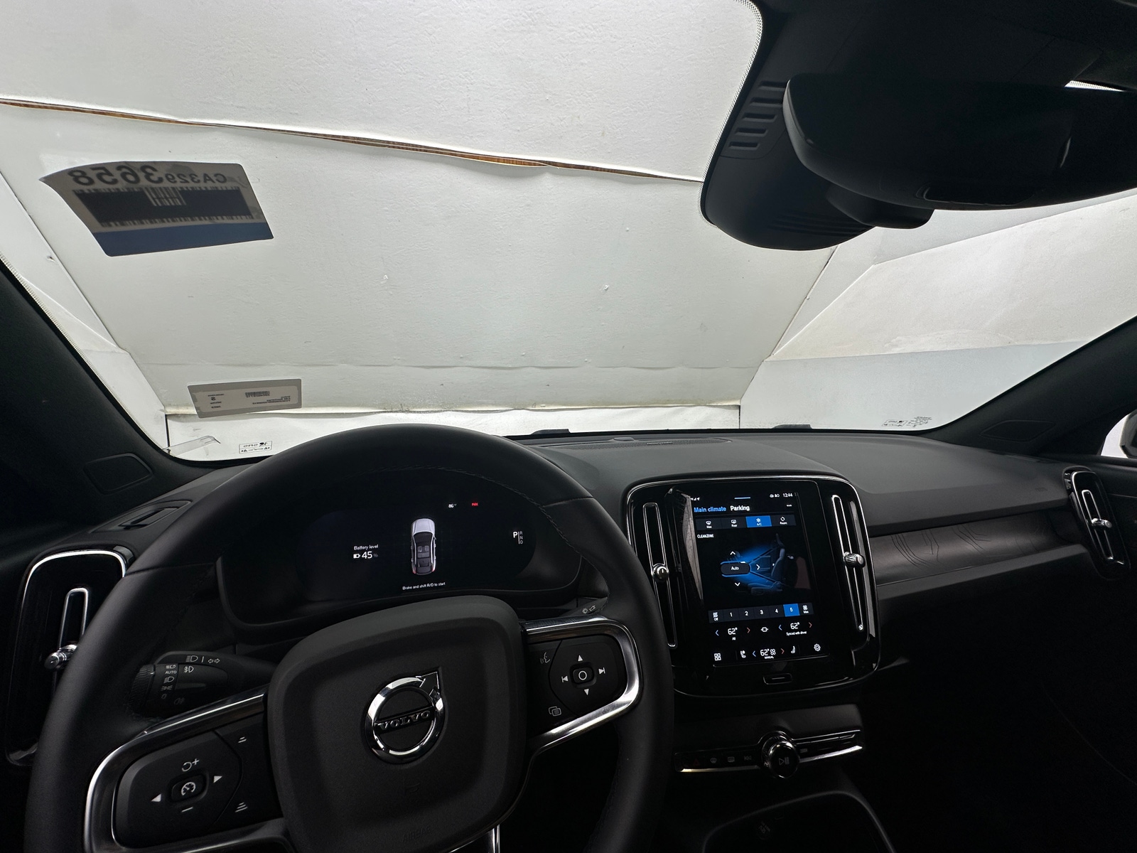 Thumbnail: 2023 Volvo C40 - 3