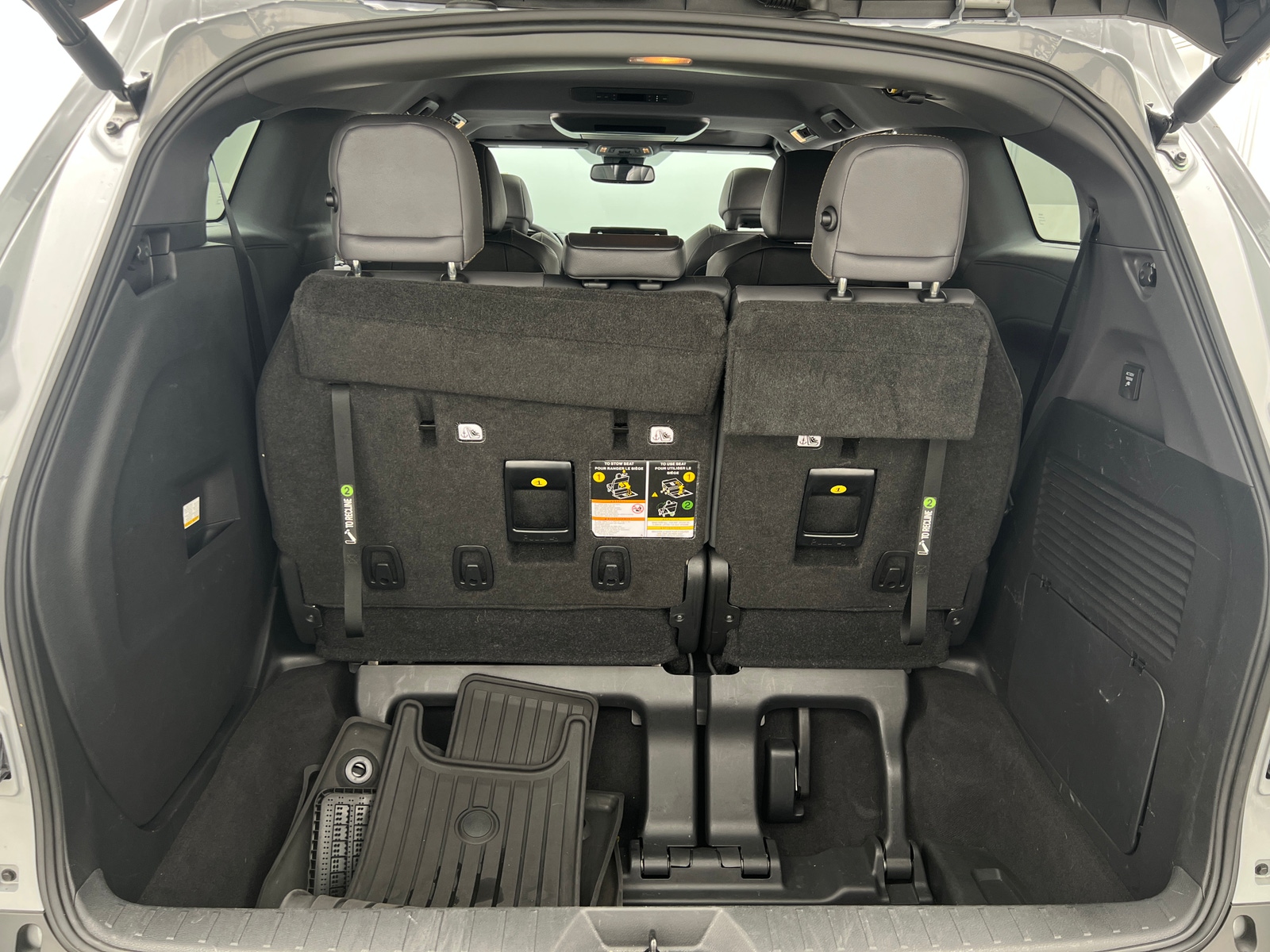 Thumbnail: 2022 Toyota Sienna - 6