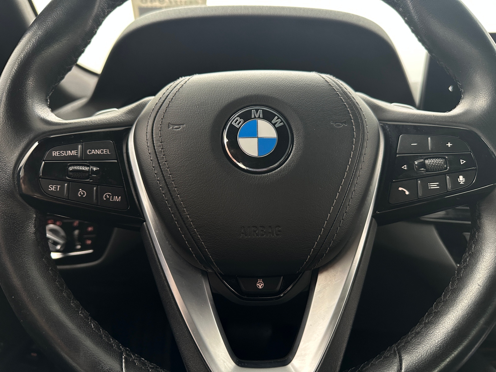 Thumbnail: 2021 BMW 5 Series - 4