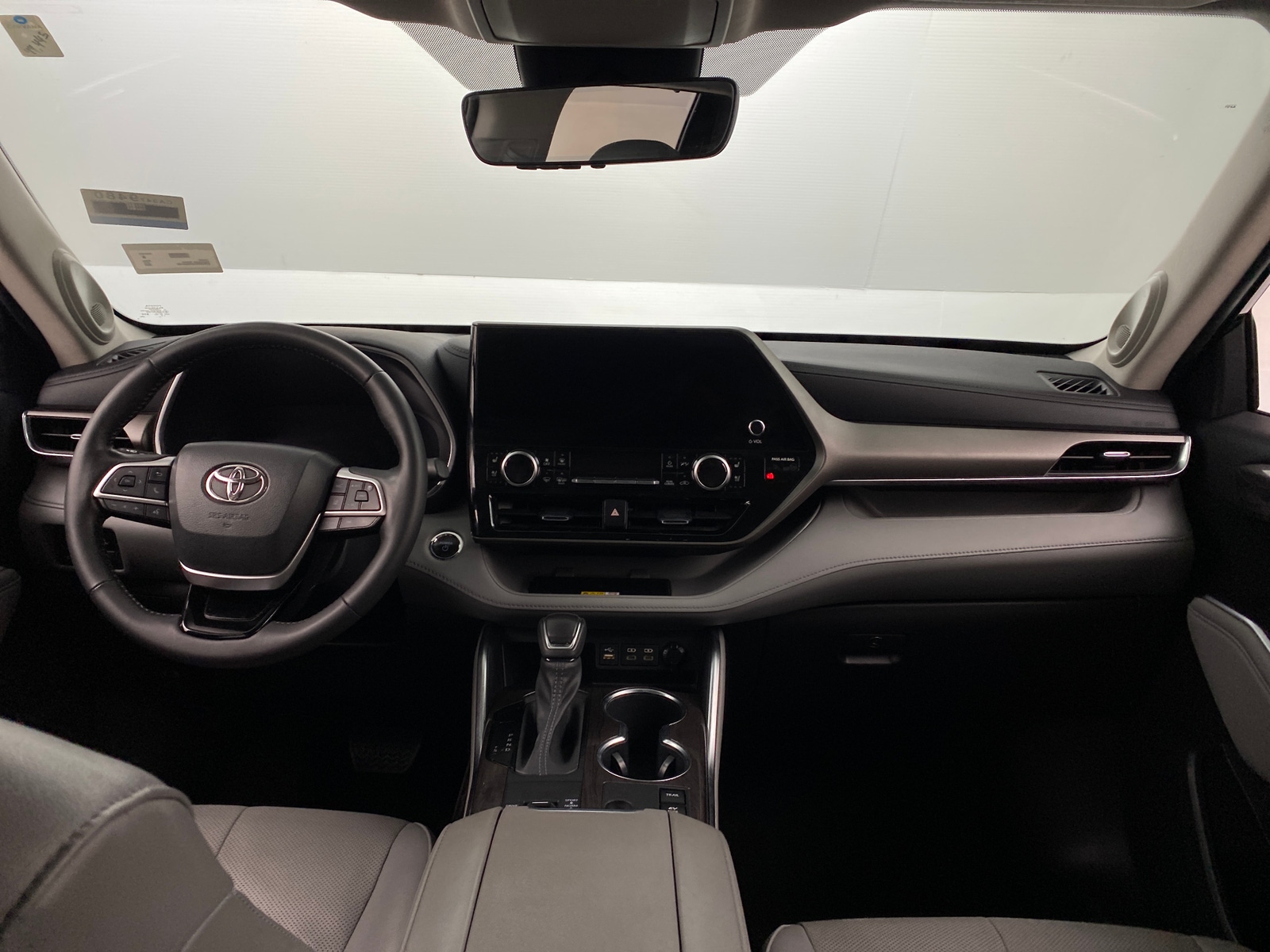 Thumbnail: 2023 Toyota Highlander - 2