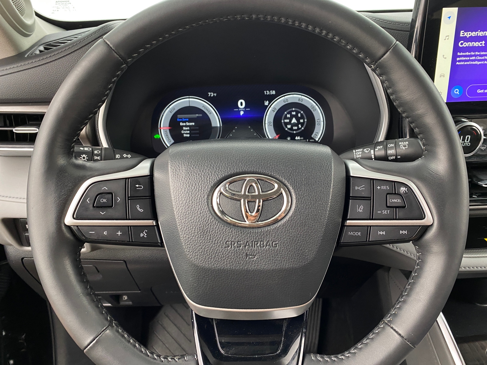 Thumbnail: 2023 Toyota Highlander - 4