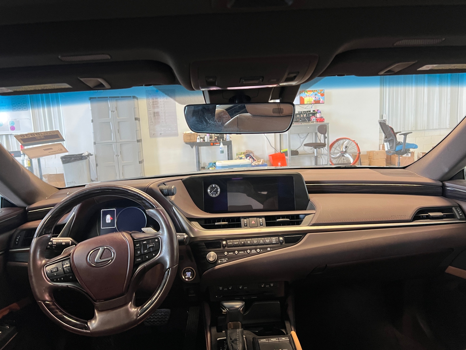 Thumbnail: 2021 Lexus ES - 2