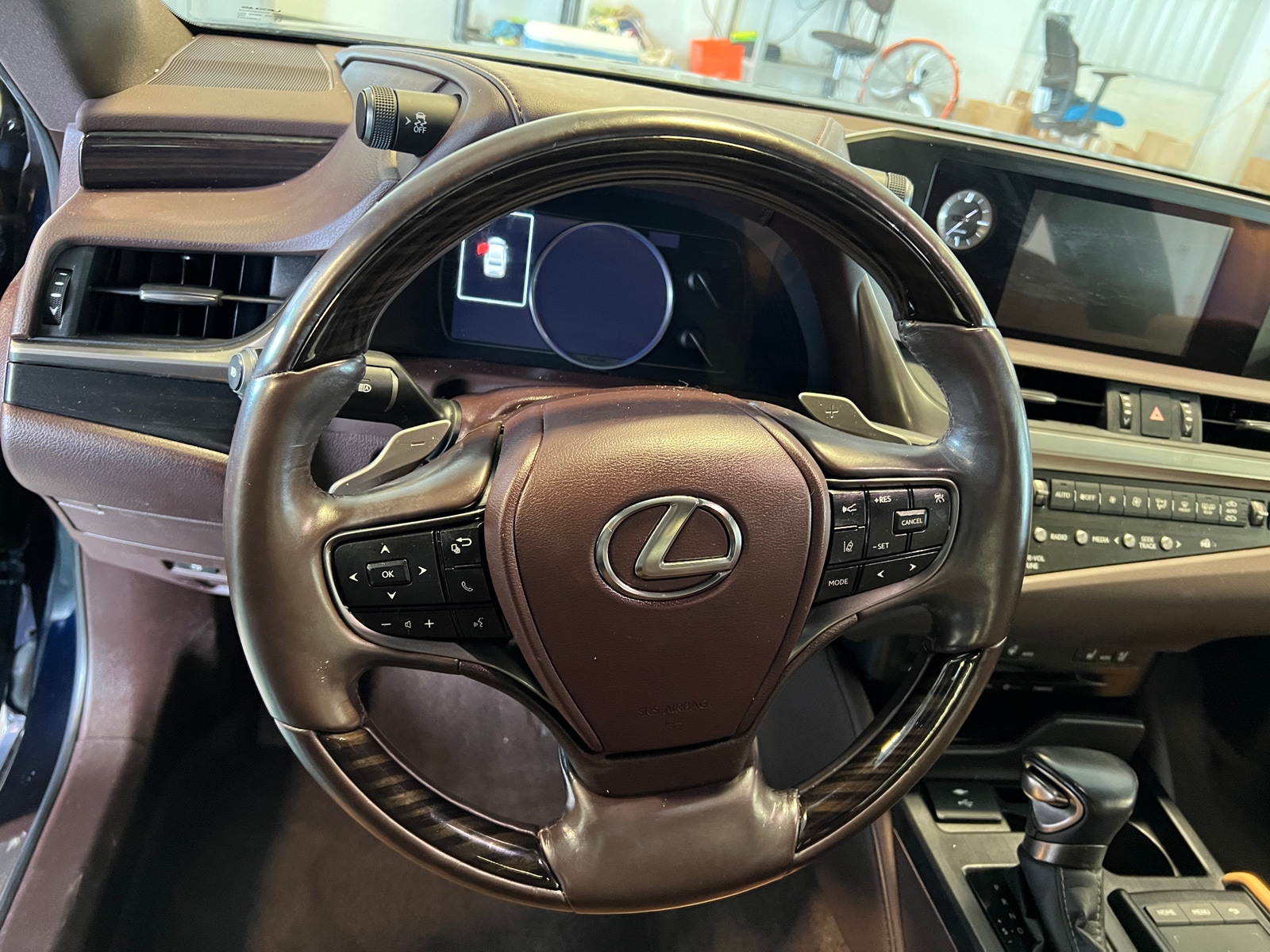 Thumbnail: 2021 Lexus ES - 4