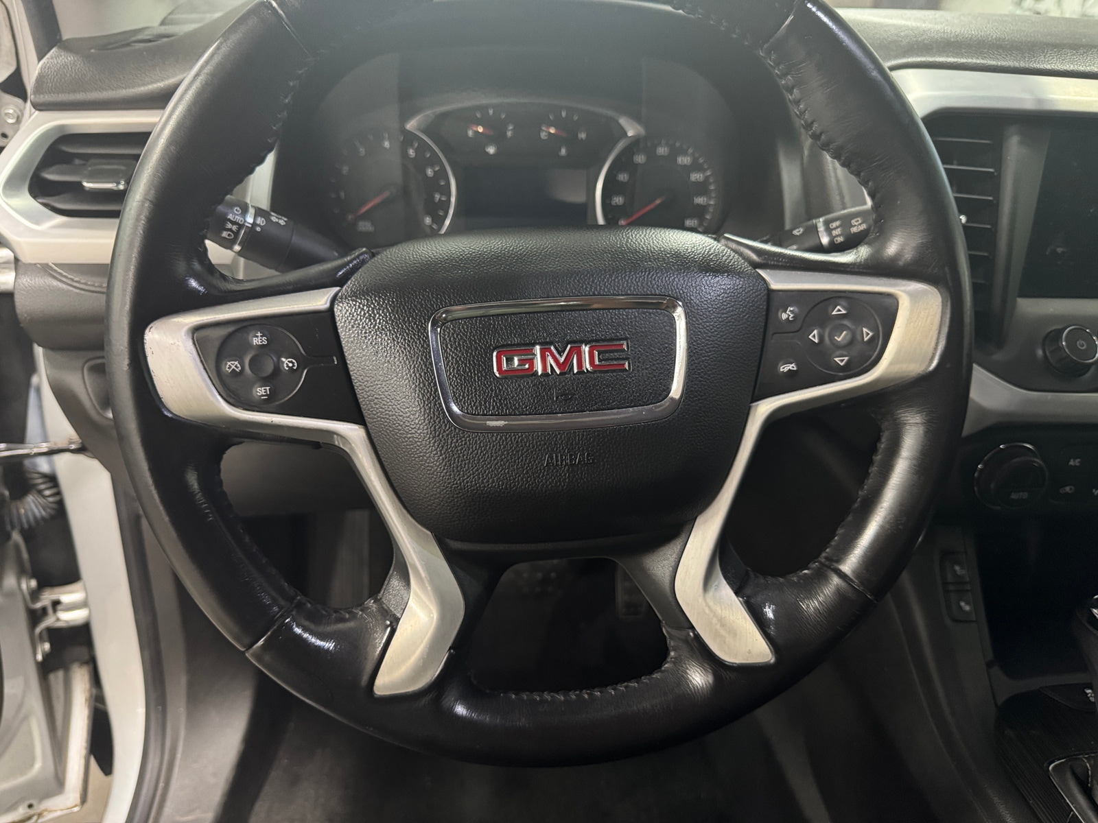 Thumbnail: 2017 GMC Acadia - 4