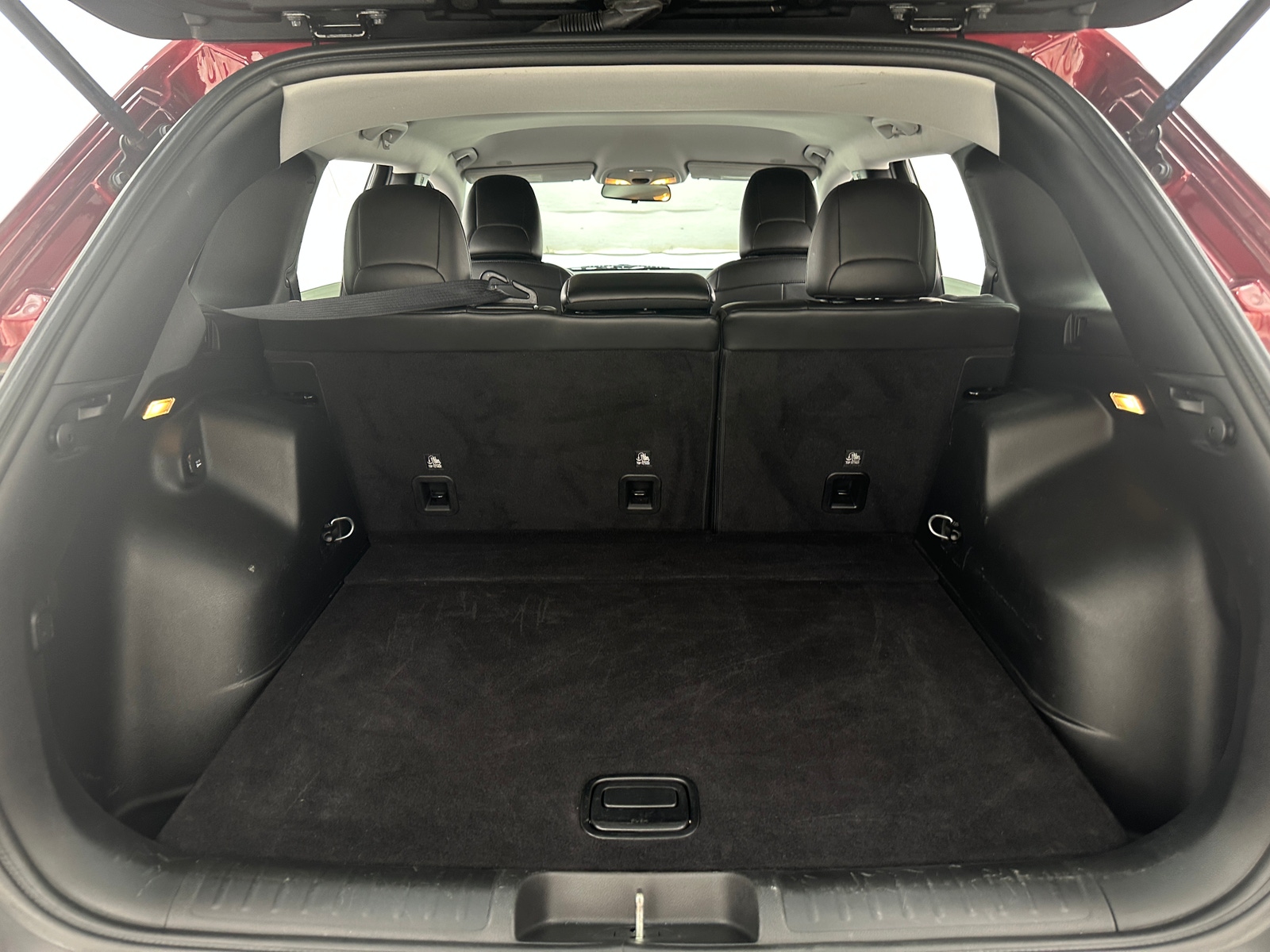 Thumbnail: 2019 Jeep Cherokee - 7