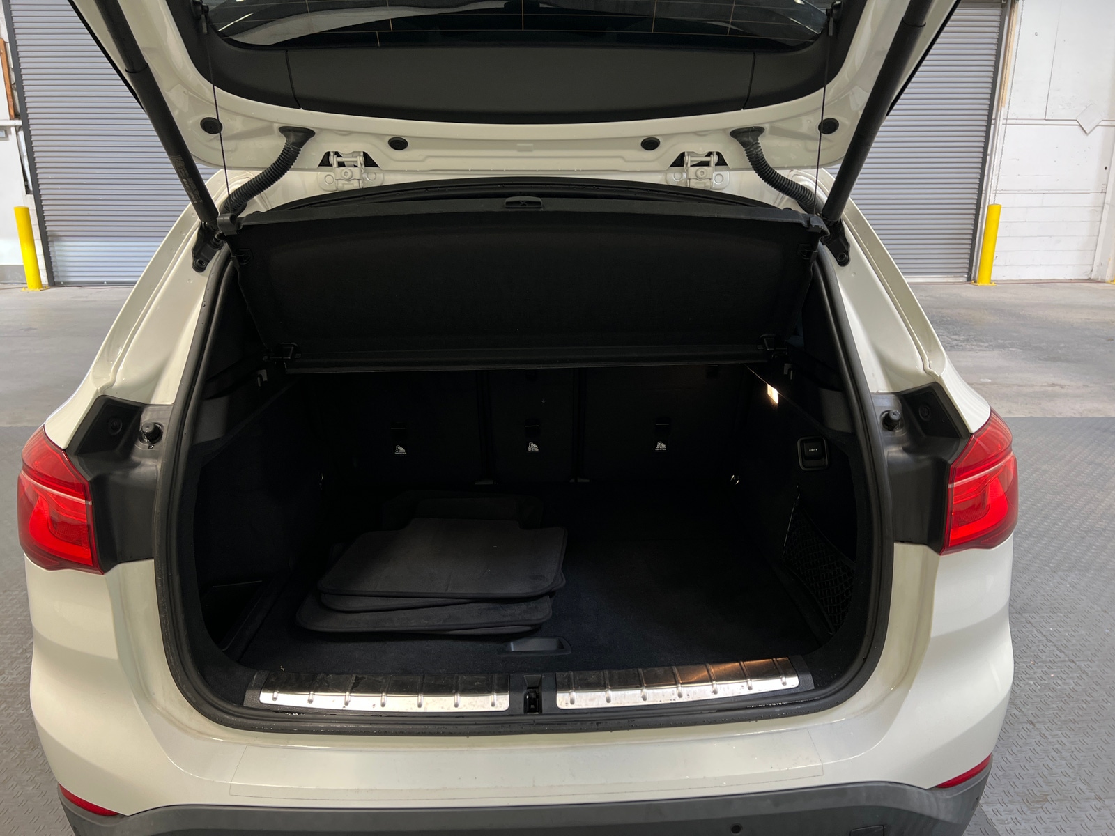 Thumbnail: 2019 BMW X1 - 6