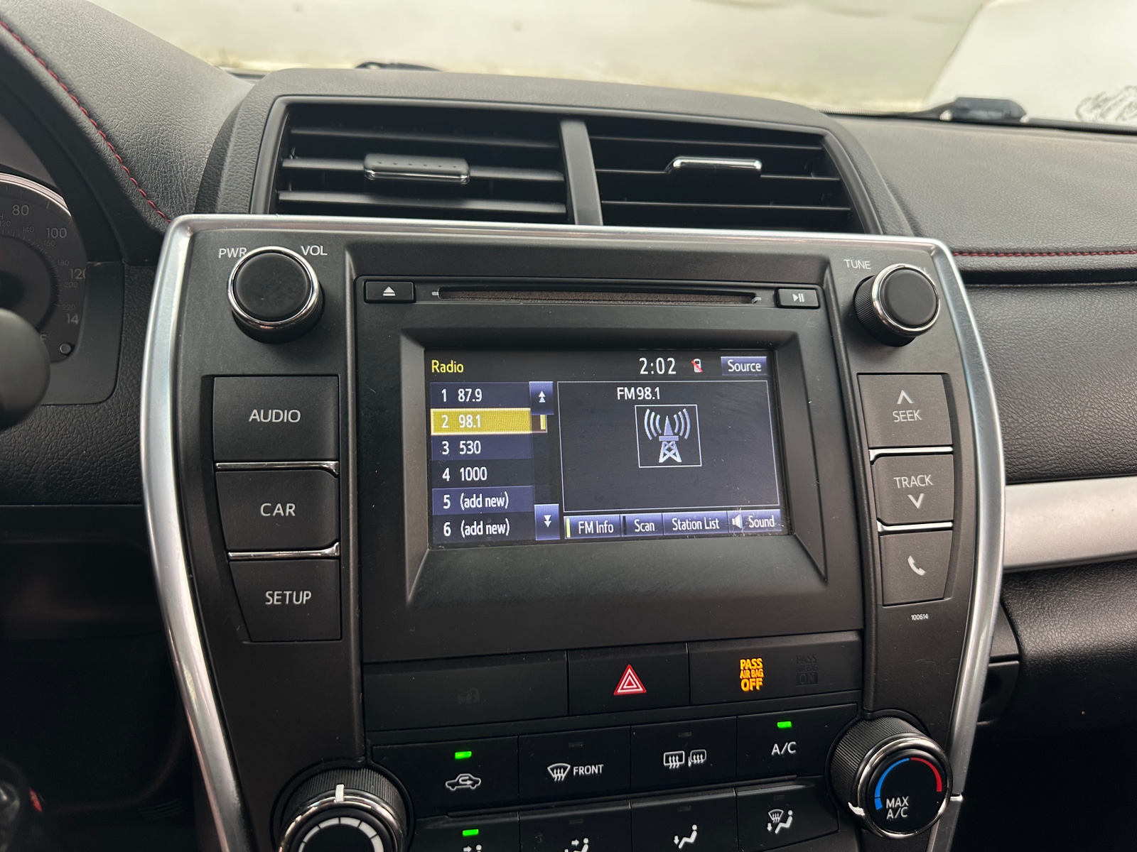 Thumbnail: 2016 Toyota Camry - 4