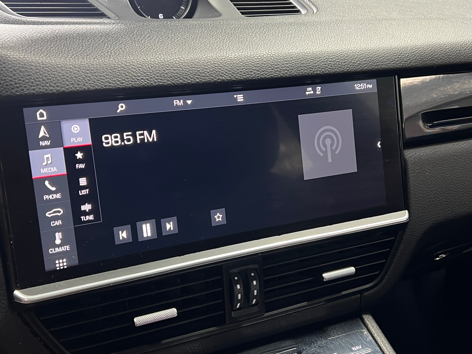 Thumbnail: 2019 Porsche Cayenne - 3