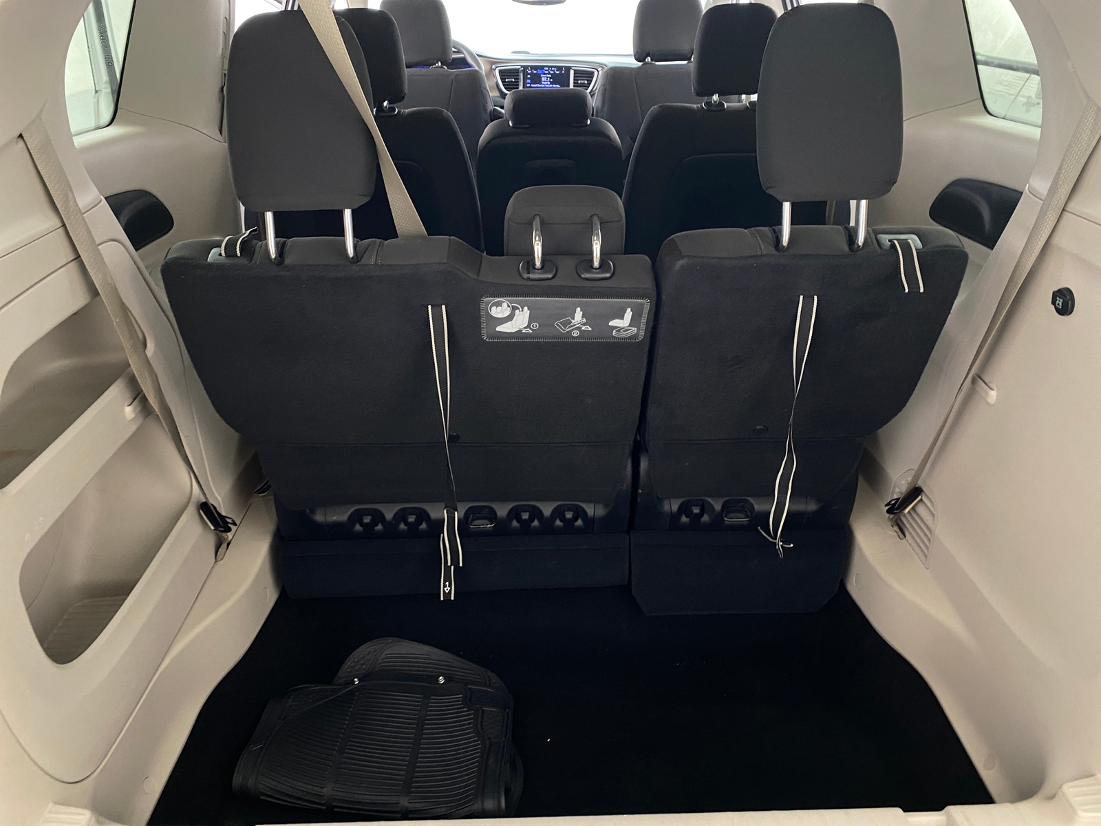 Thumbnail: 2017 Chrysler Pacifica - 7