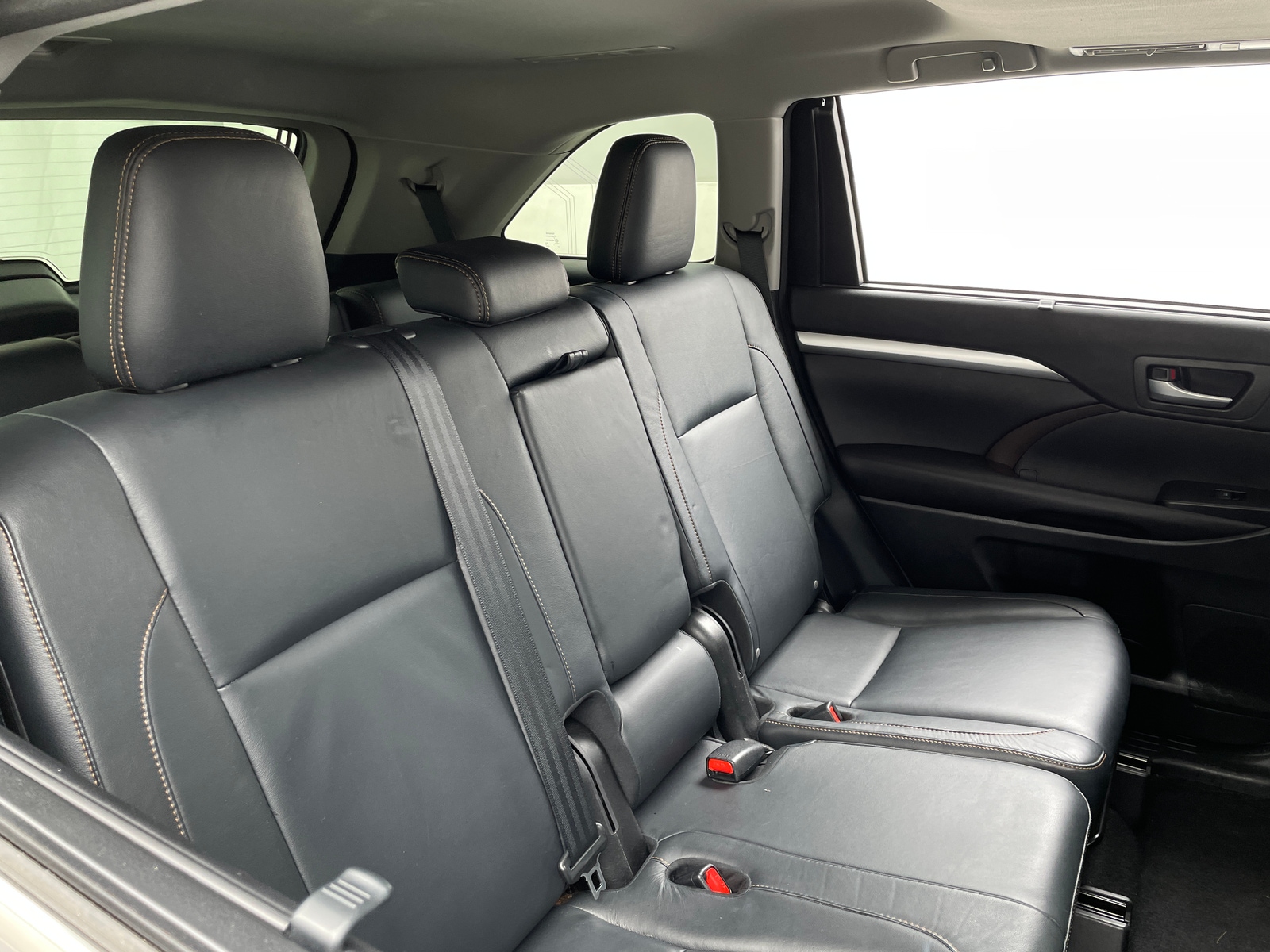 Thumbnail: 2016 Toyota Highlander - 5