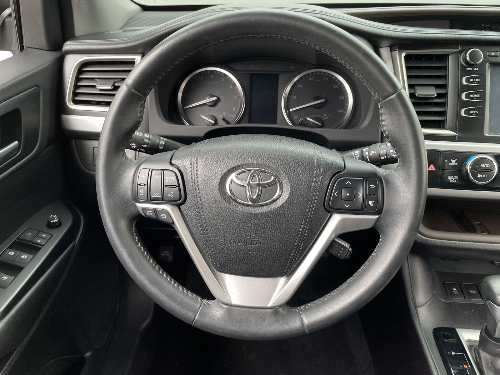 Thumbnail: 2016 Toyota Highlander - 4