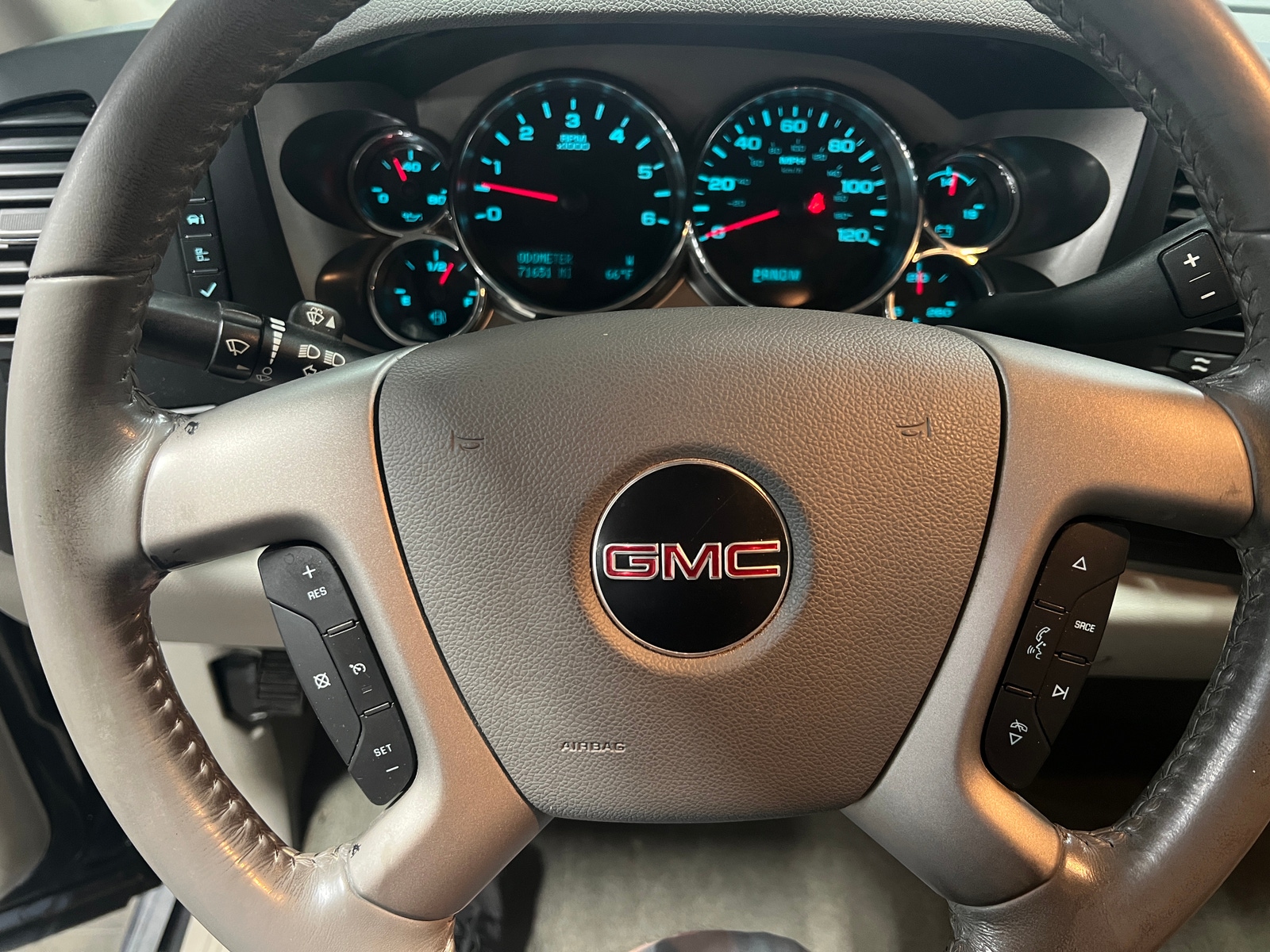Thumbnail: 2011 GMC Sierra 1500 - 3