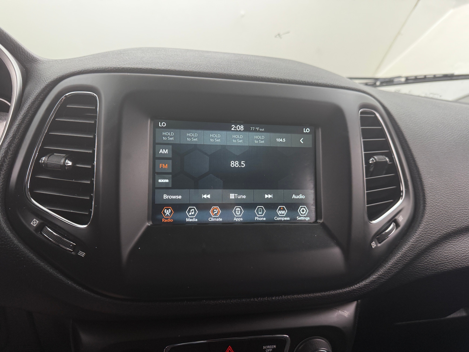 Thumbnail: 2020 Jeep Compass - 3