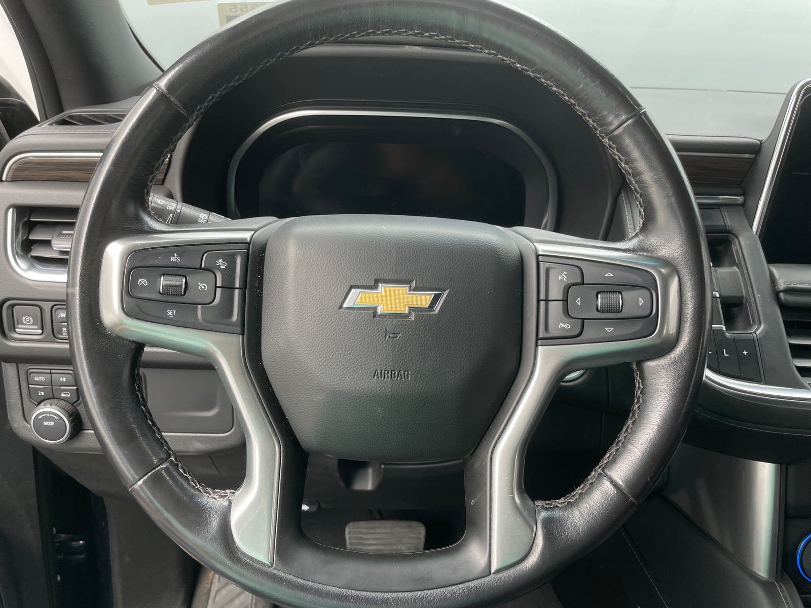 Thumbnail: 2022 Chevrolet Suburban - 4