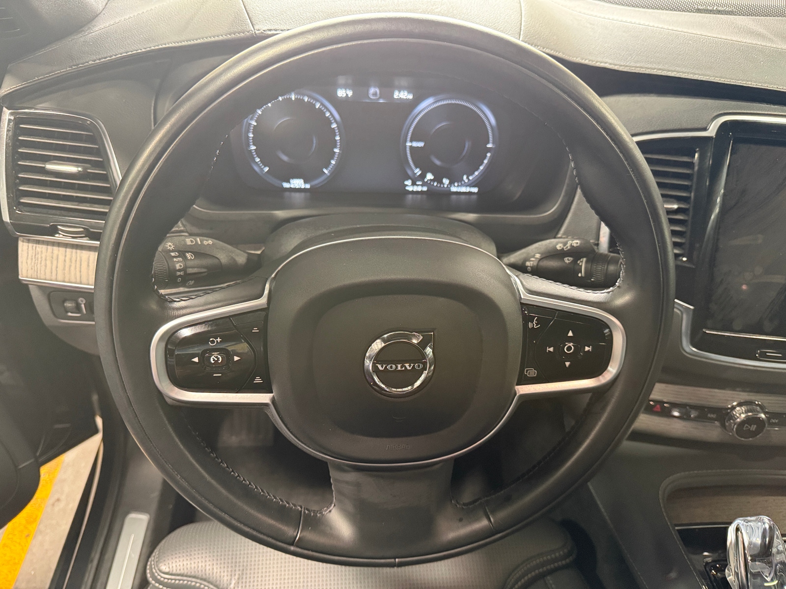 Thumbnail: 2021 Volvo XC90 - 4