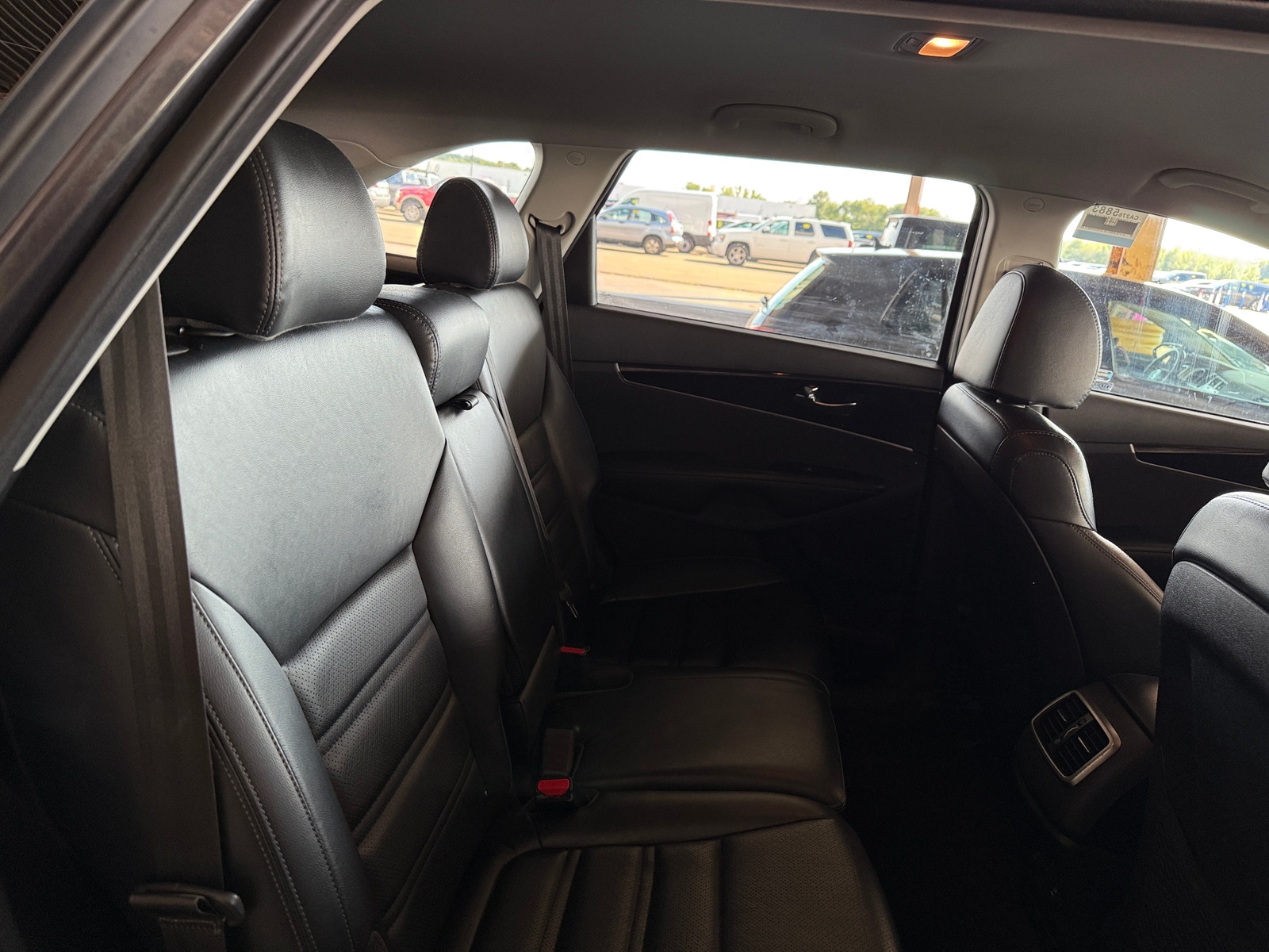 Thumbnail: 2019 Kia Sorento - 5