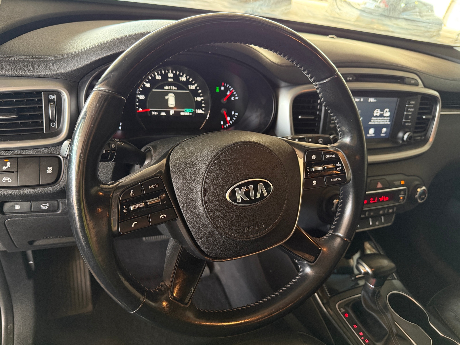 Thumbnail: 2019 Kia Sorento - 4