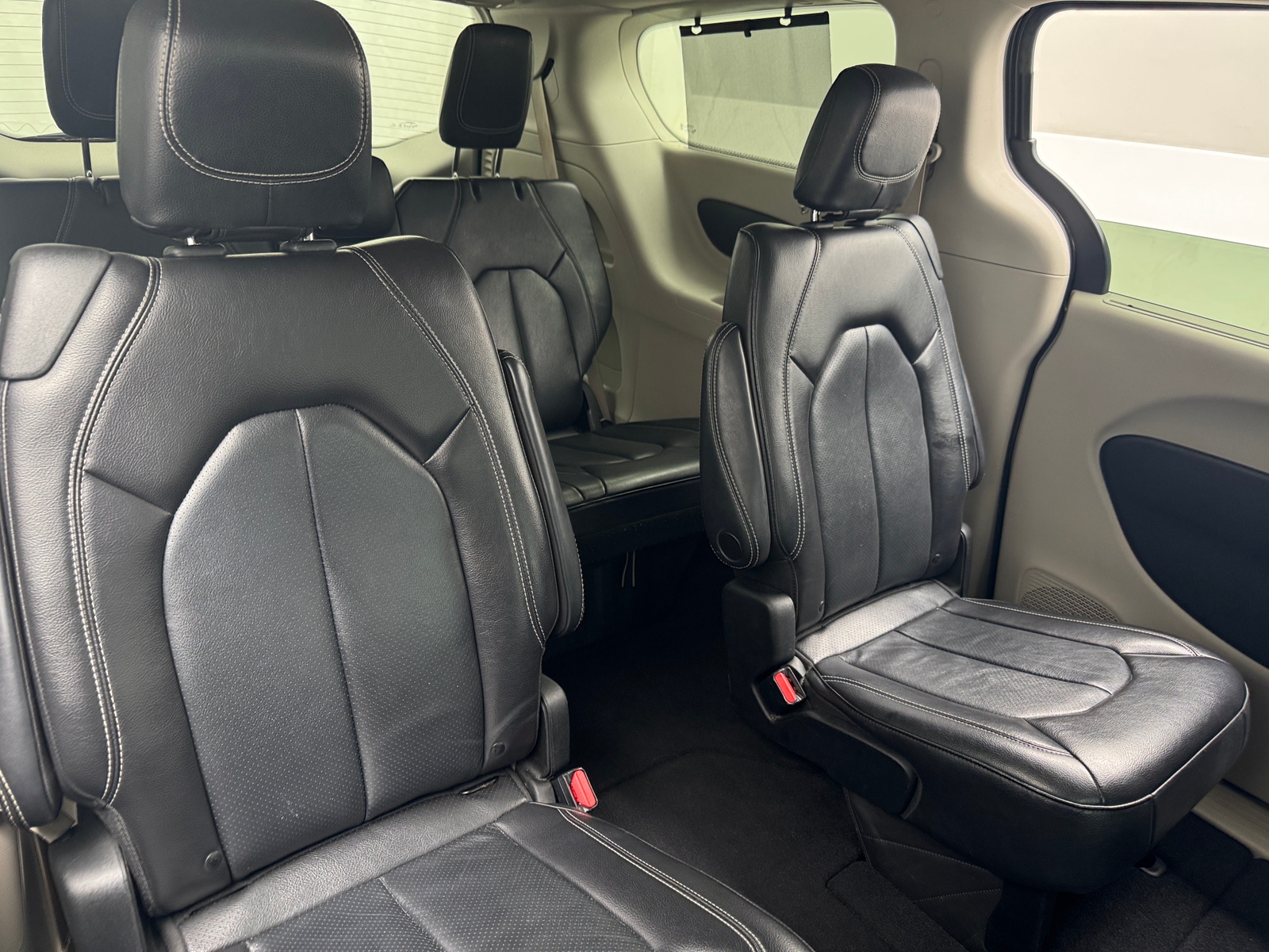 Thumbnail: 2022 Chrysler Pacifica - 5