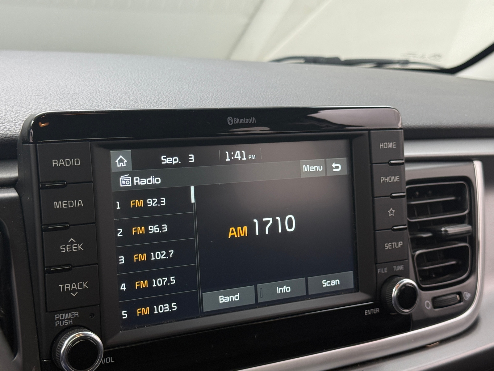 Thumbnail: 2020 Kia Rio - 4