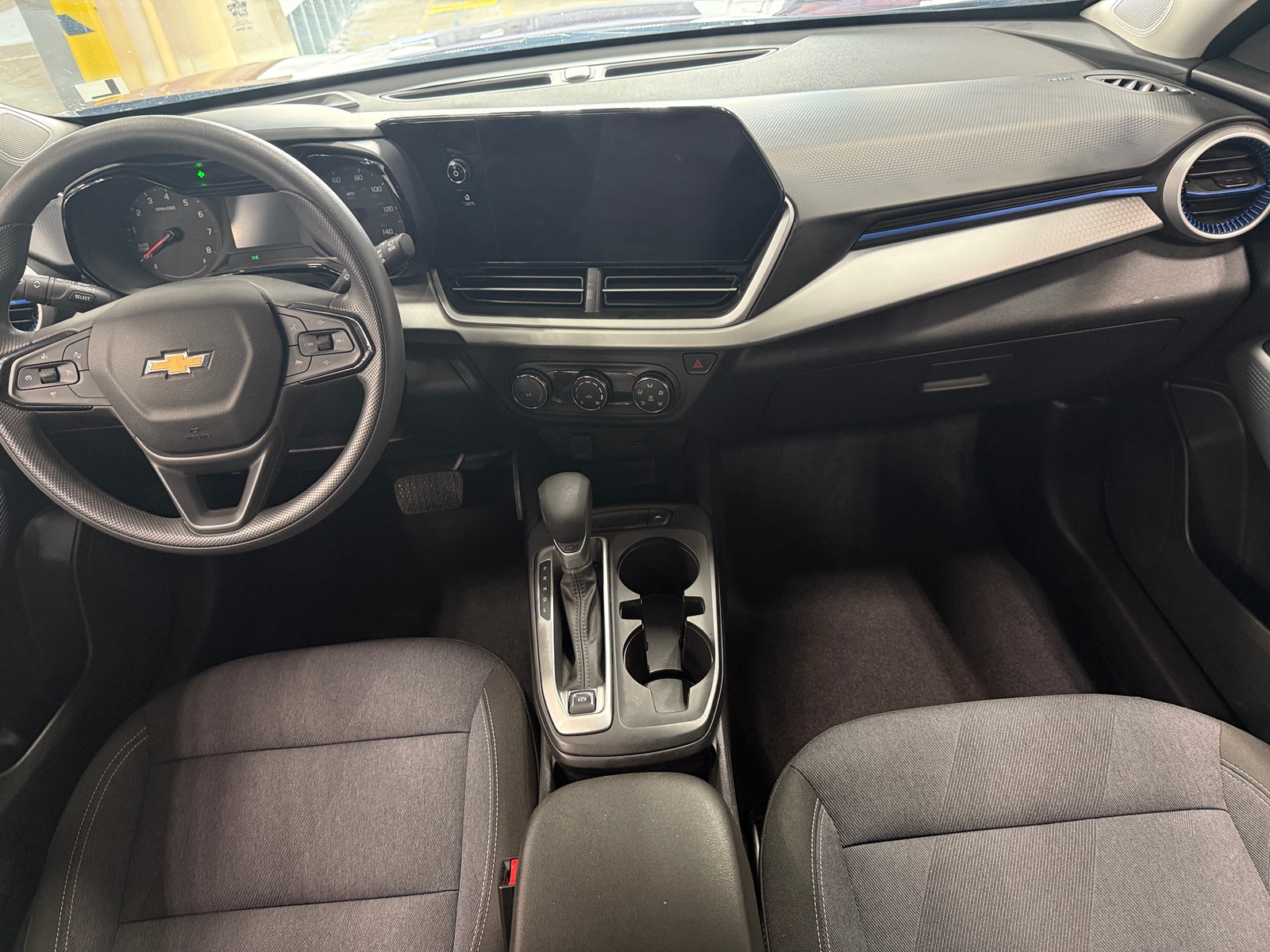 Thumbnail: 2025 Chevrolet Trax - 3