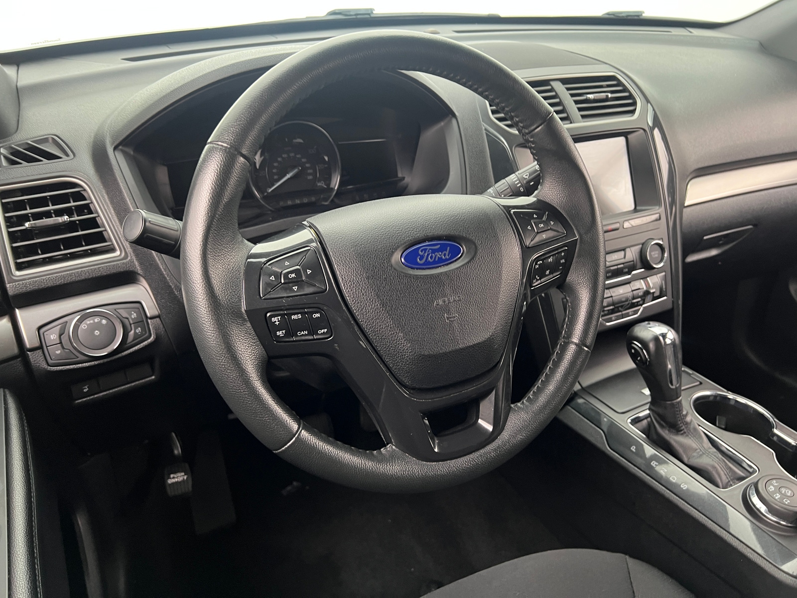 Thumbnail: 2019 Ford Explorer - 5