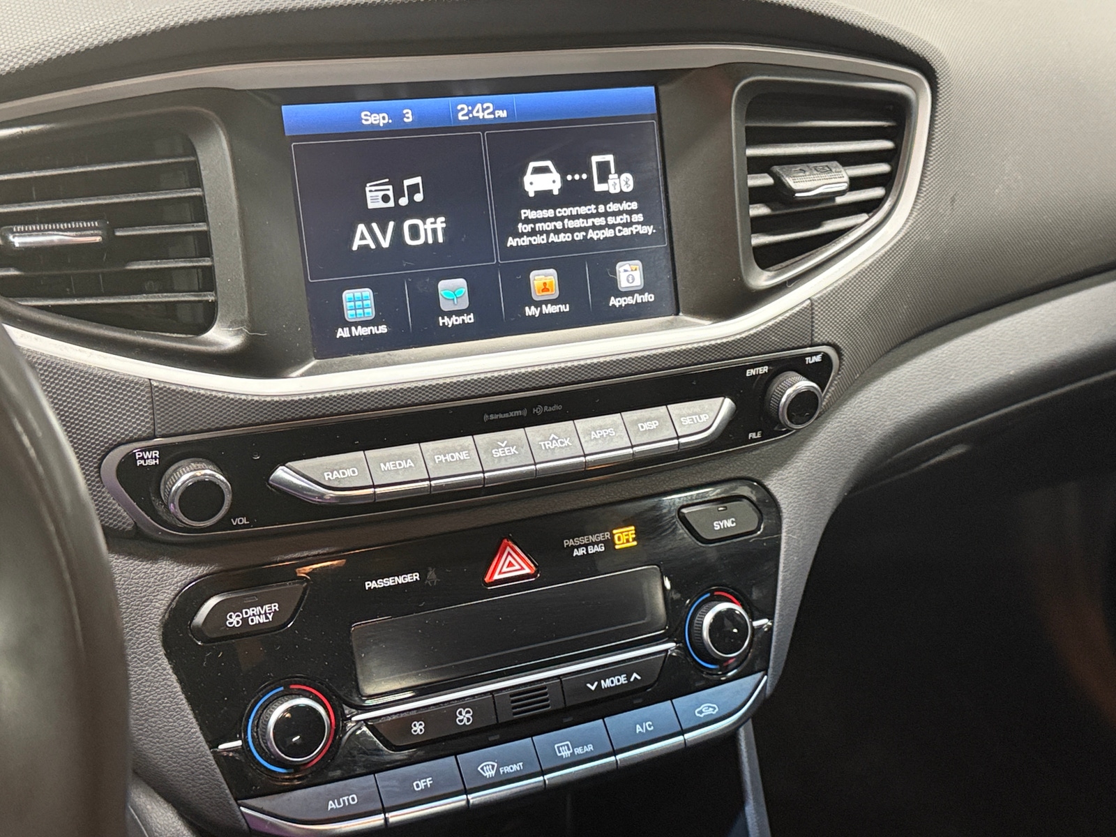 Thumbnail: 2019 Hyundai Ioniq - 4