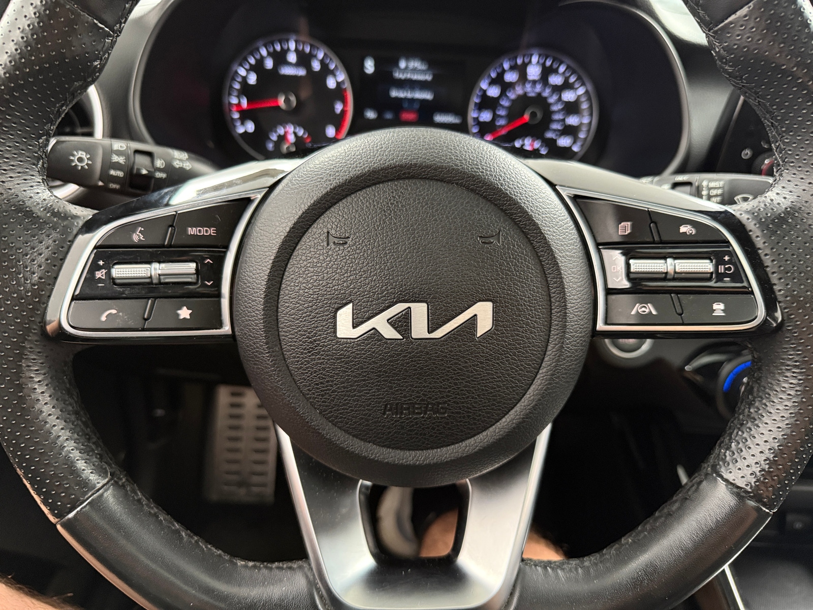 Thumbnail: 2023 Kia Forte - 4