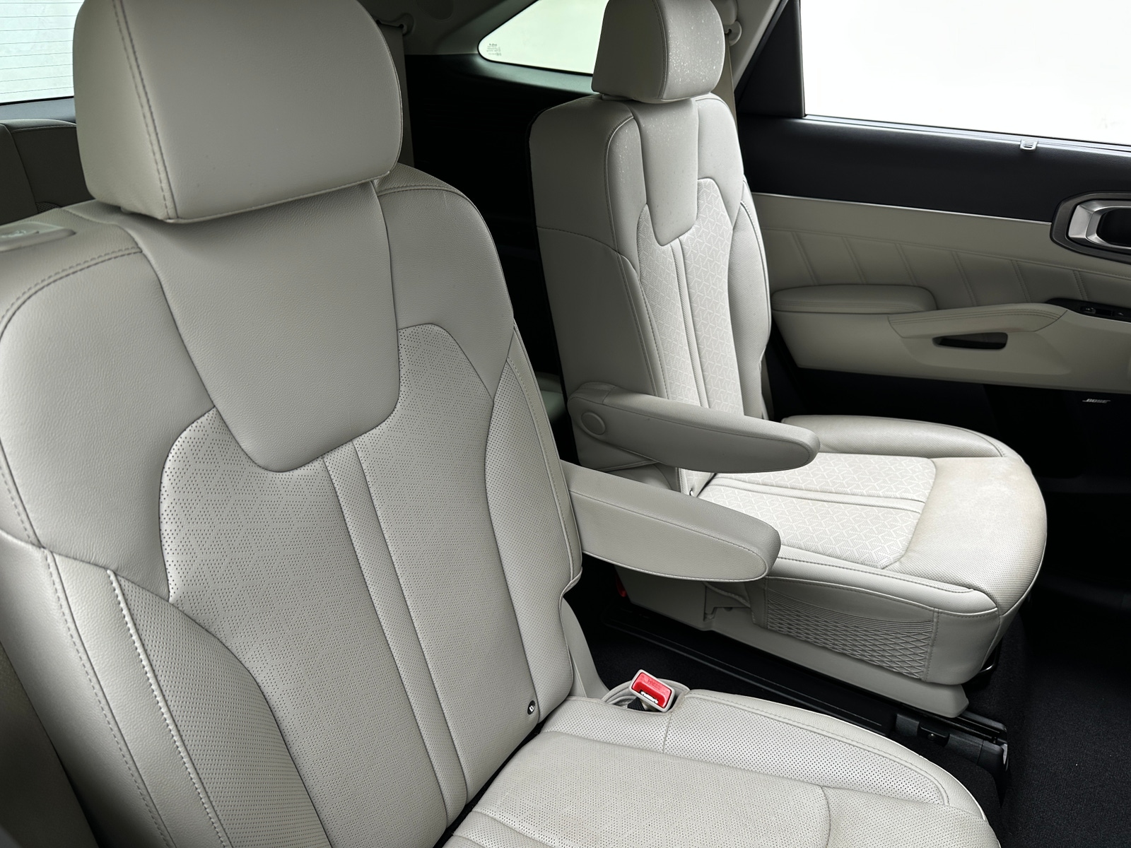Thumbnail: 2023 Kia Sorento - 5