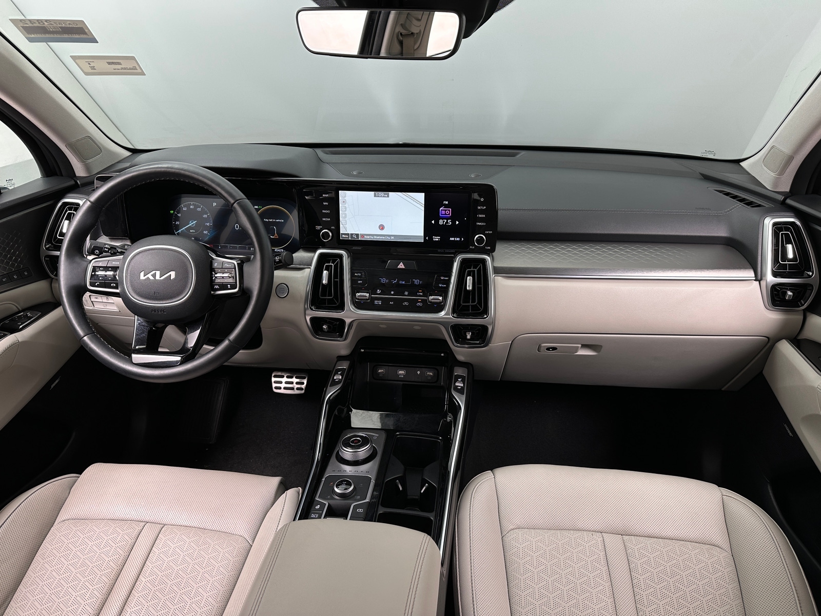 Thumbnail: 2023 Kia Sorento - 2